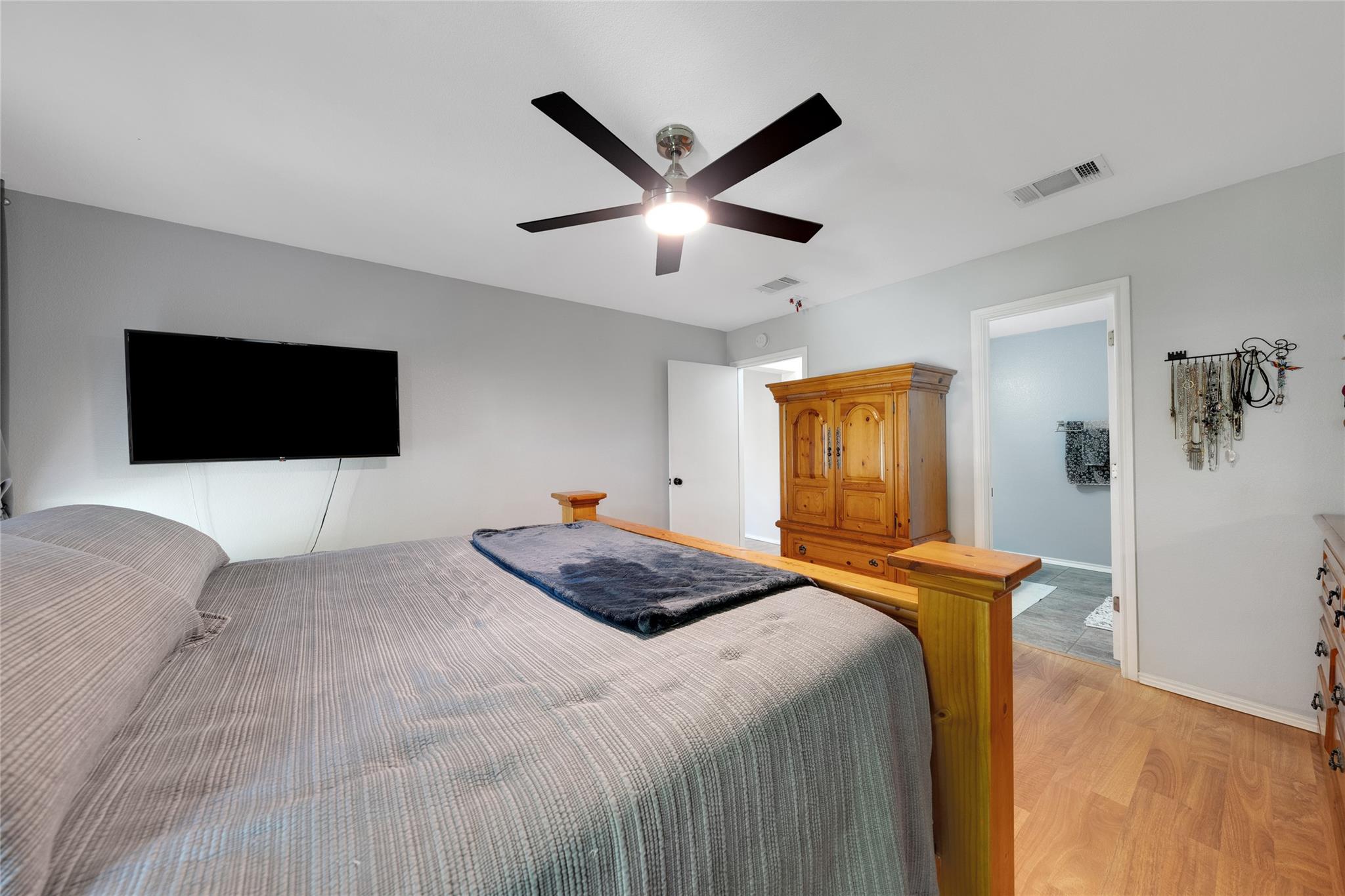 804 Pampas Ricas Dr, Leander, TX 78641