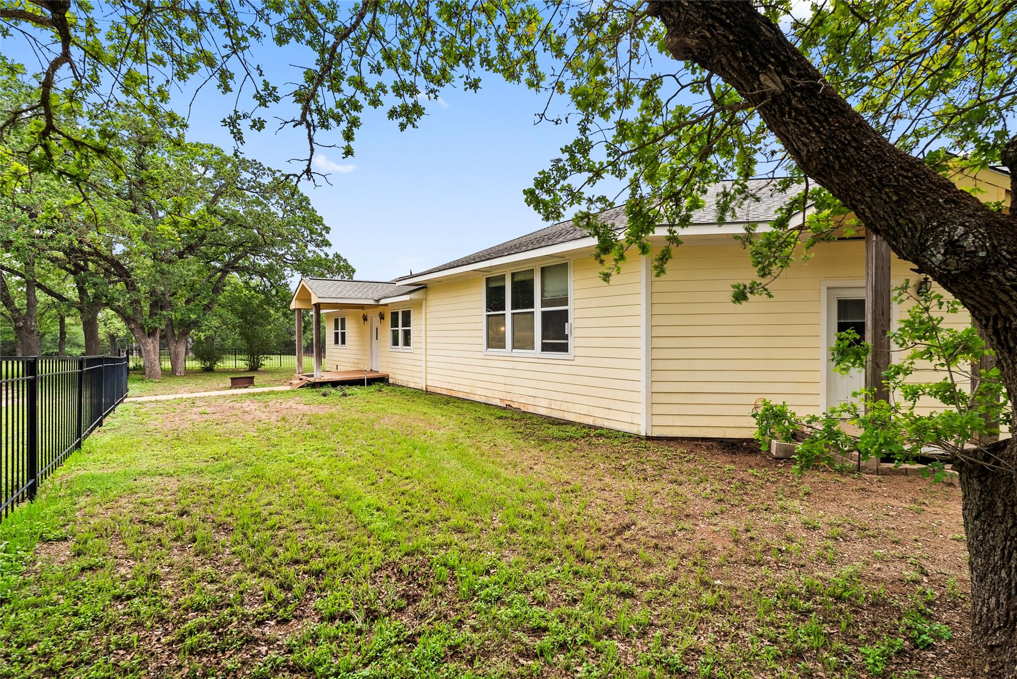1389 Highway 290 E, Elgin, TX 78621