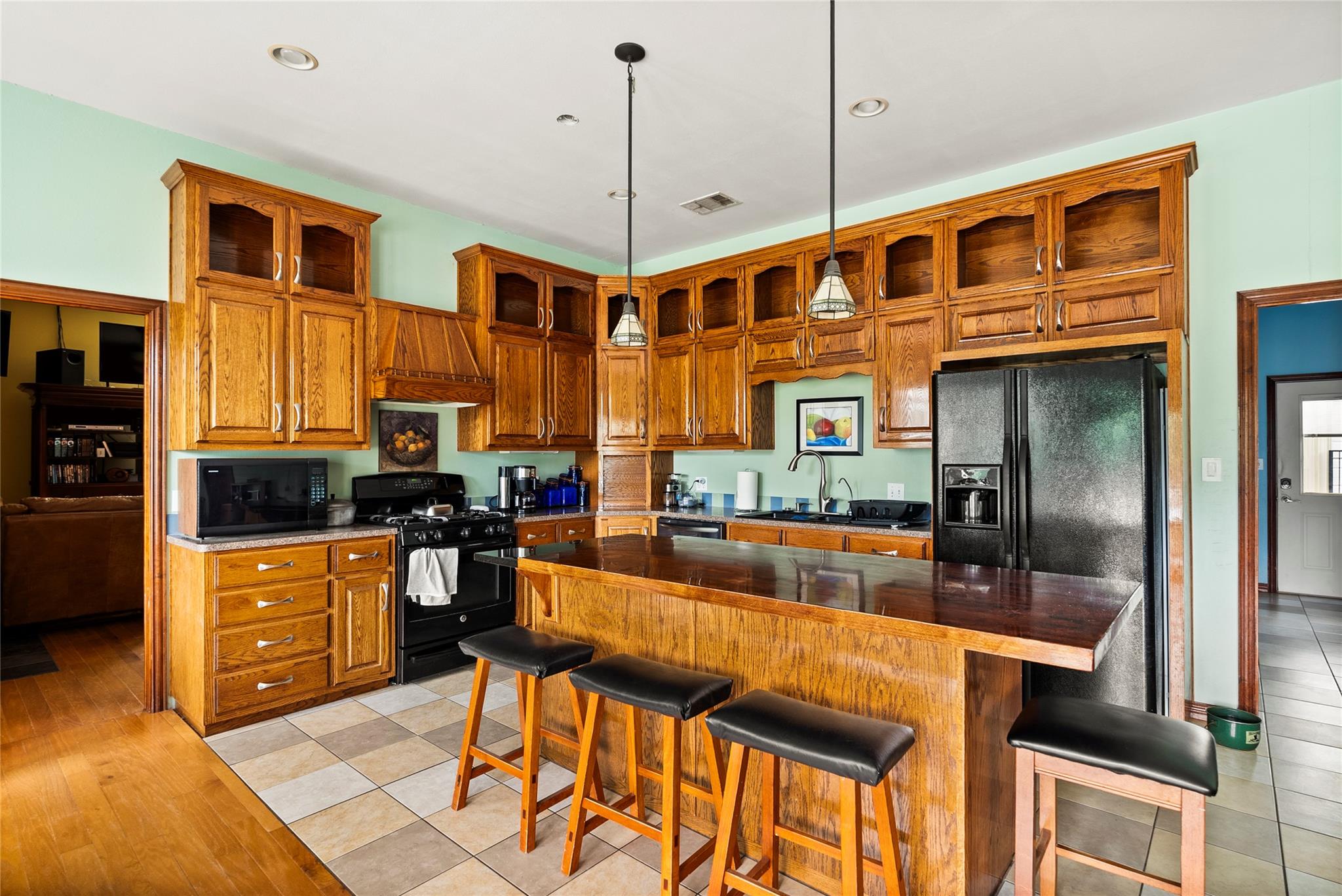 1389 Highway 290 E, Elgin, TX 78621