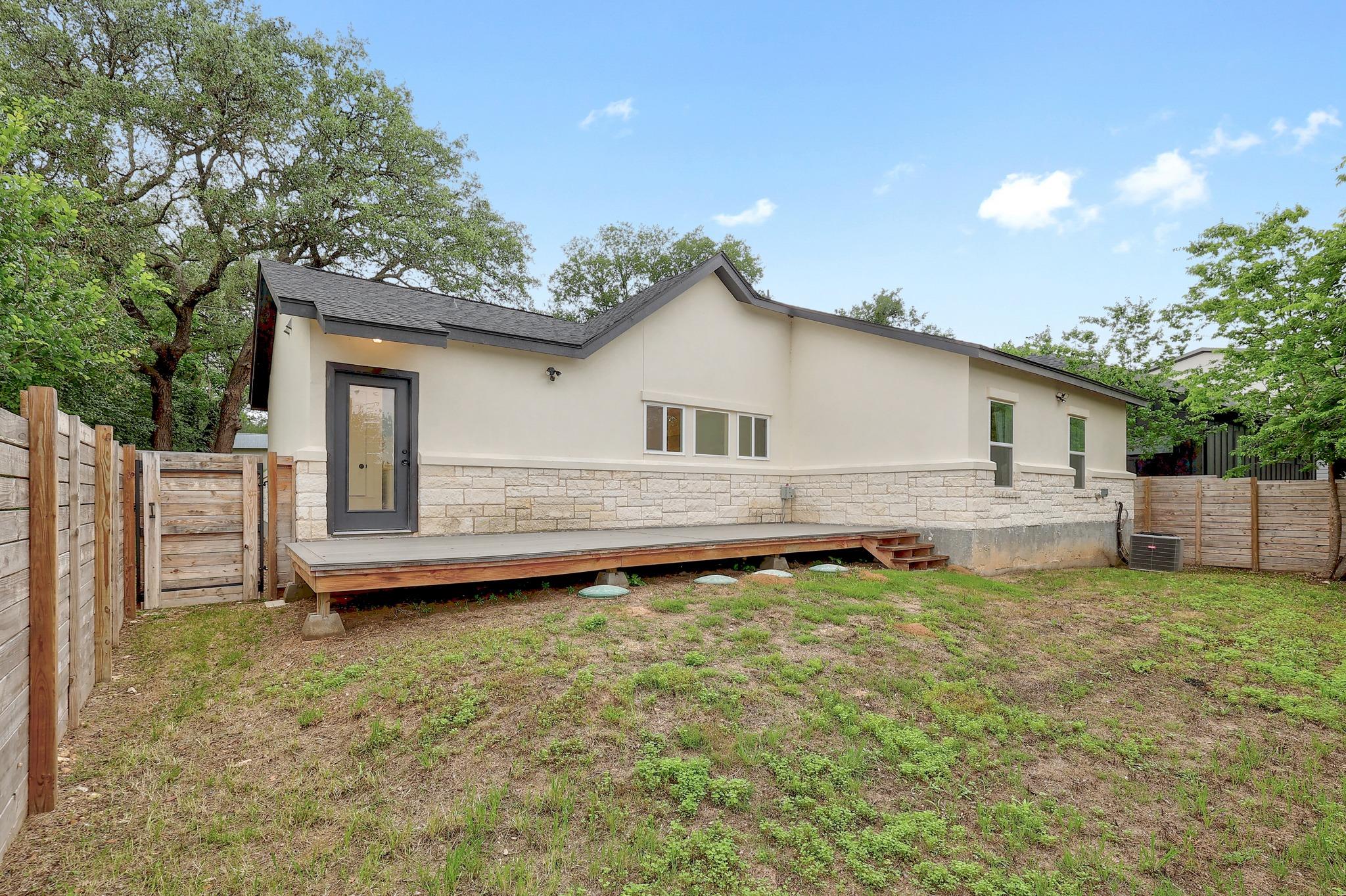 11001 4th St, Jonestown, TX 78645