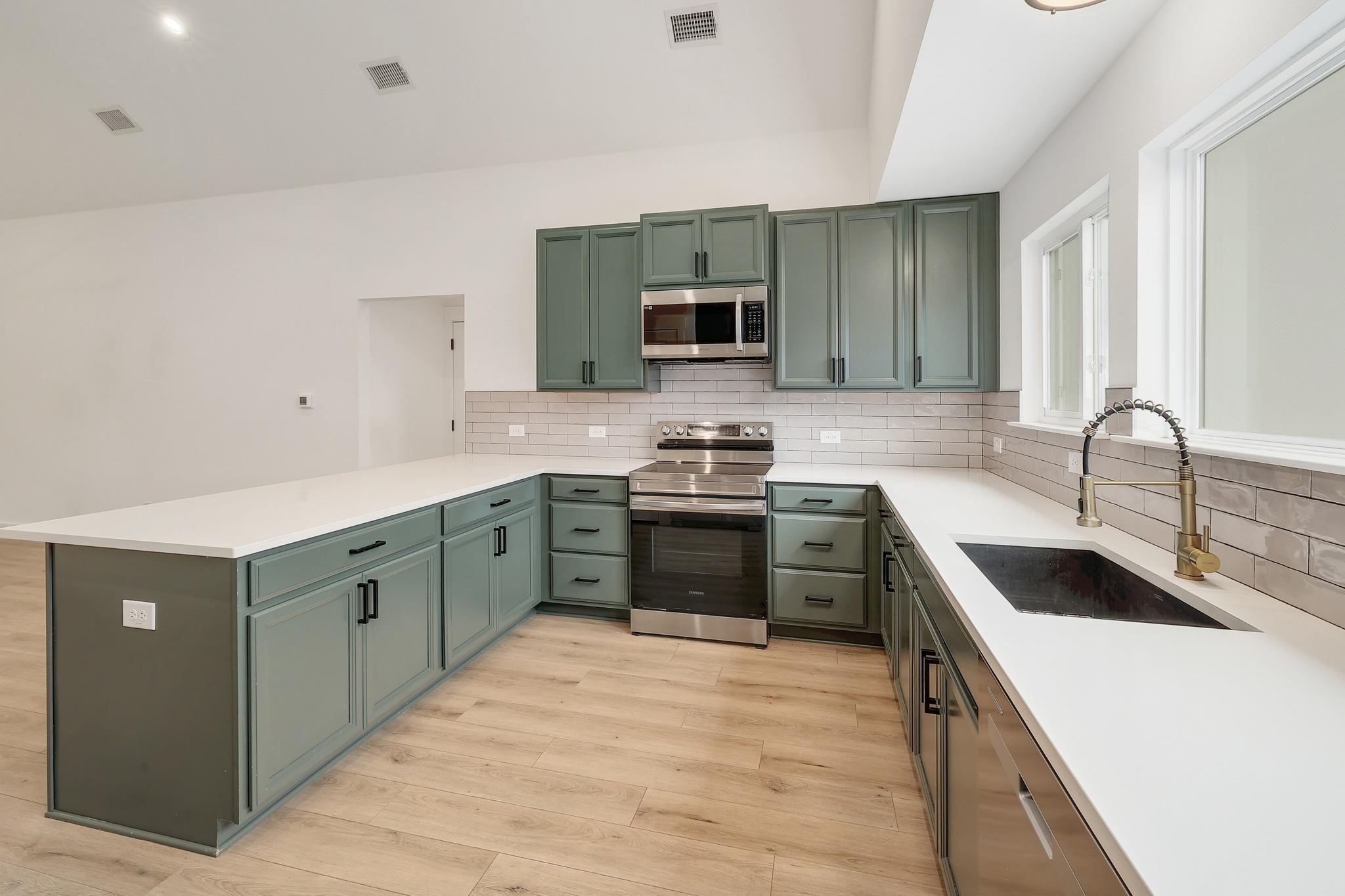 11001 4th St, Jonestown, TX 78645