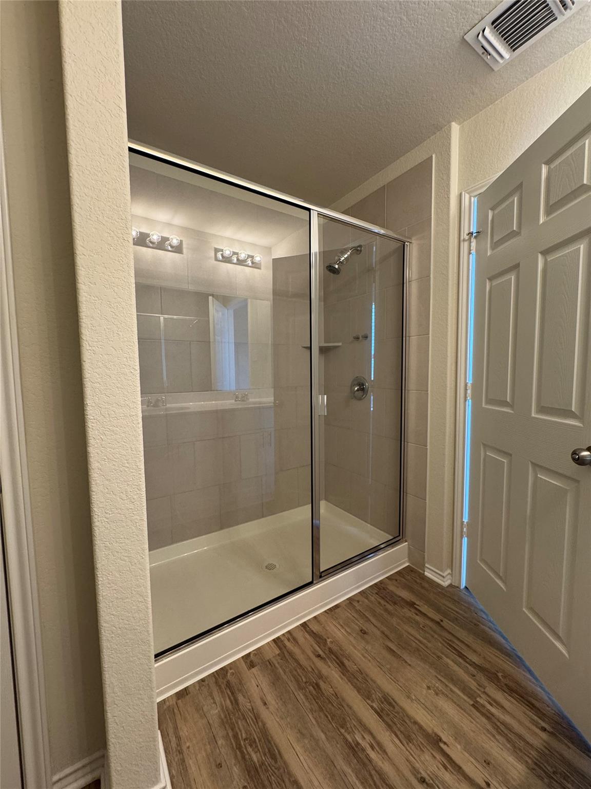 201 Bedford Falls Ln, Jarrell, TX 76537