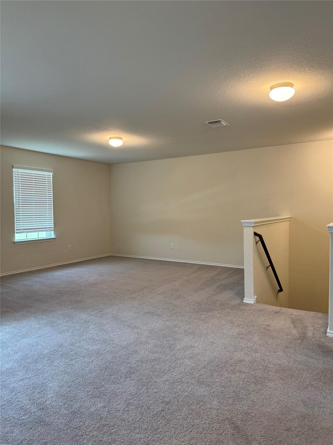 201 Bedford Falls Ln, Jarrell, TX 76537