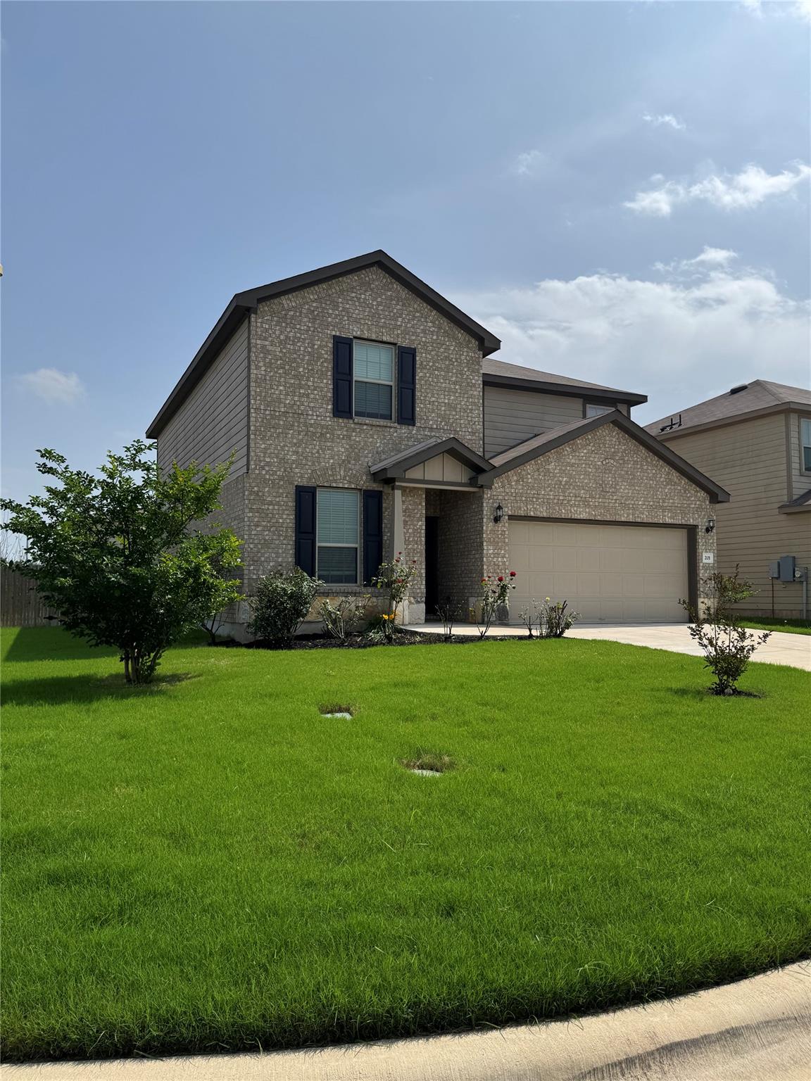 201 Bedford Falls Ln, Jarrell, TX 76537