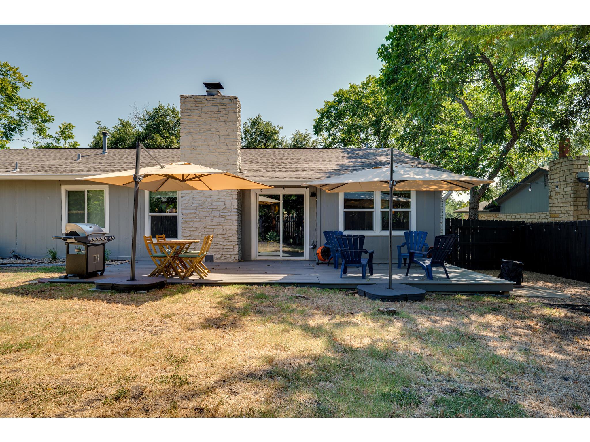 2202 Donna Dr, Taylor, TX 76574