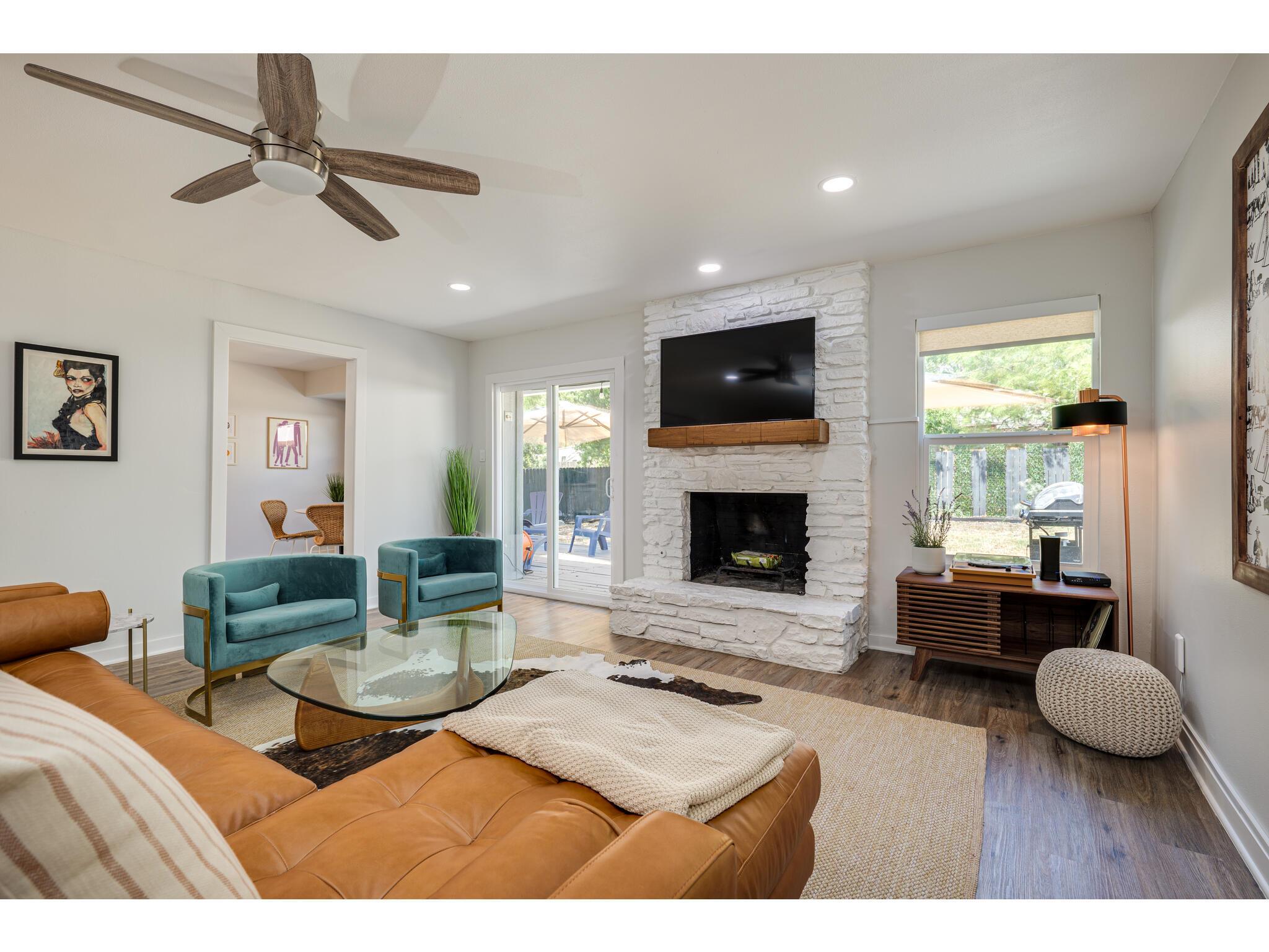 2202 Donna Dr, Taylor, TX 76574