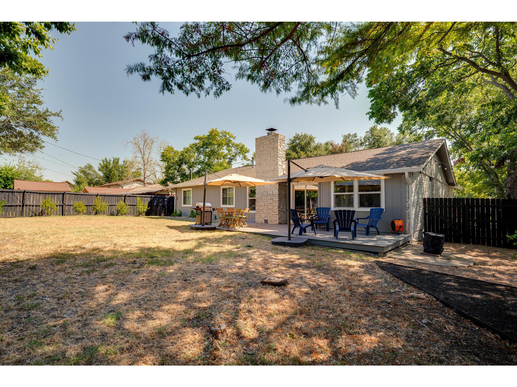 2202 Donna Dr, Taylor, TX 76574