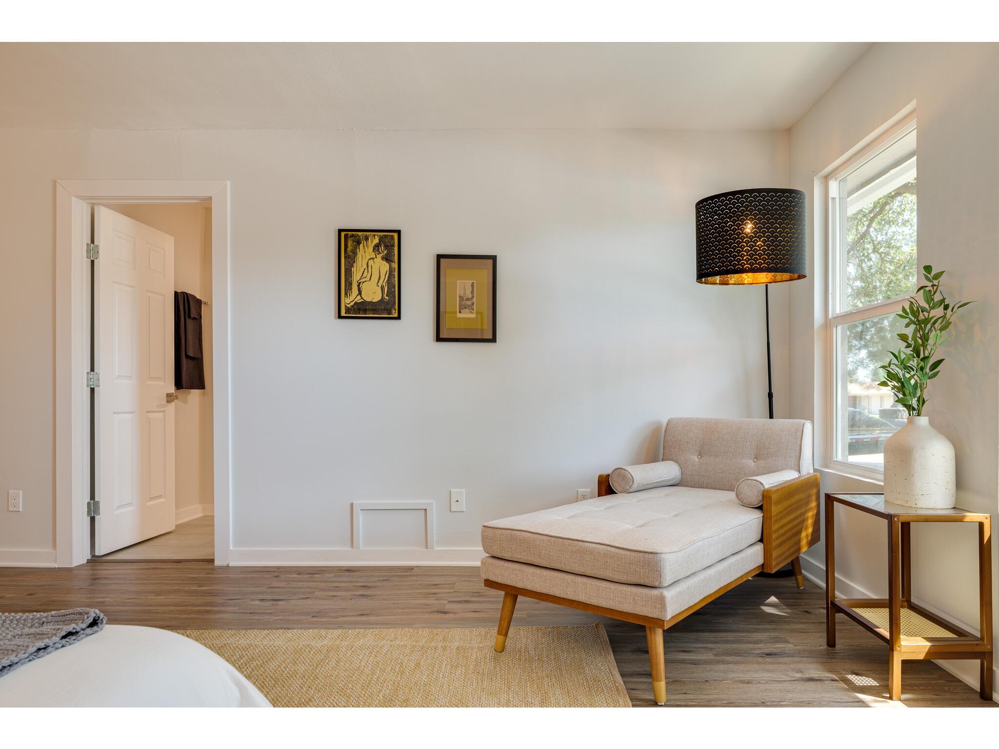 2202 Donna Dr, Taylor, TX 76574