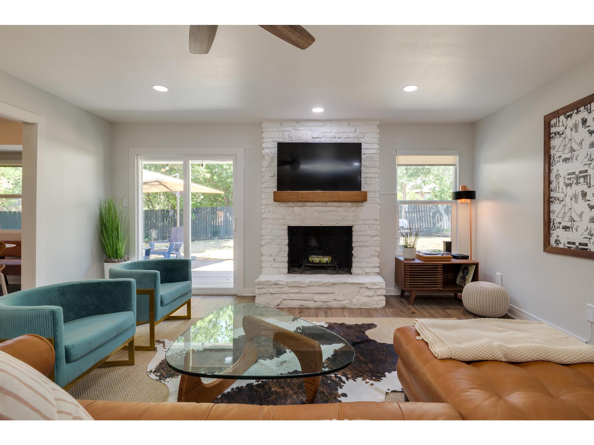 2202 Donna Dr, Taylor, TX 76574