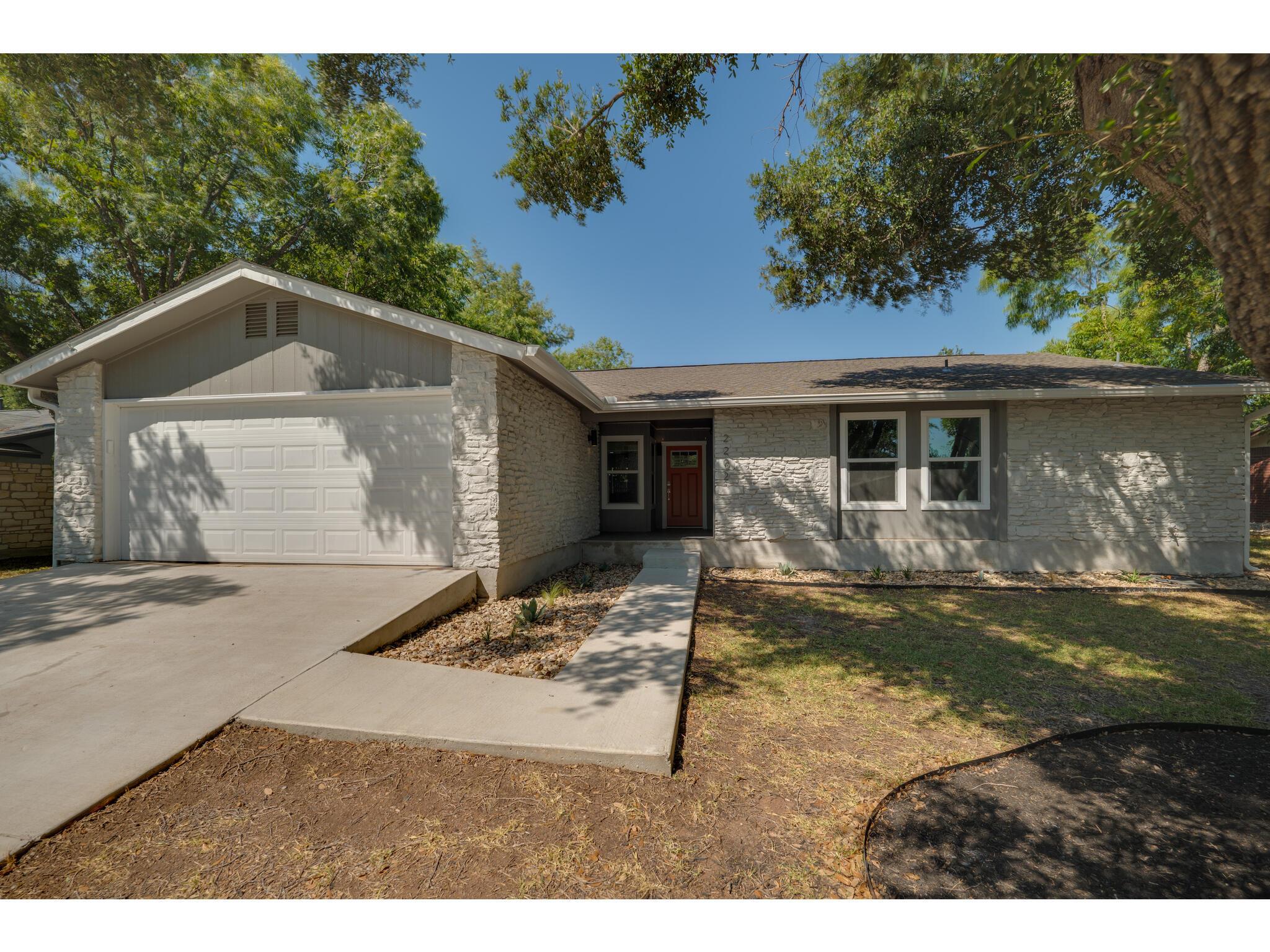 2202 Donna Dr, Taylor, TX 76574