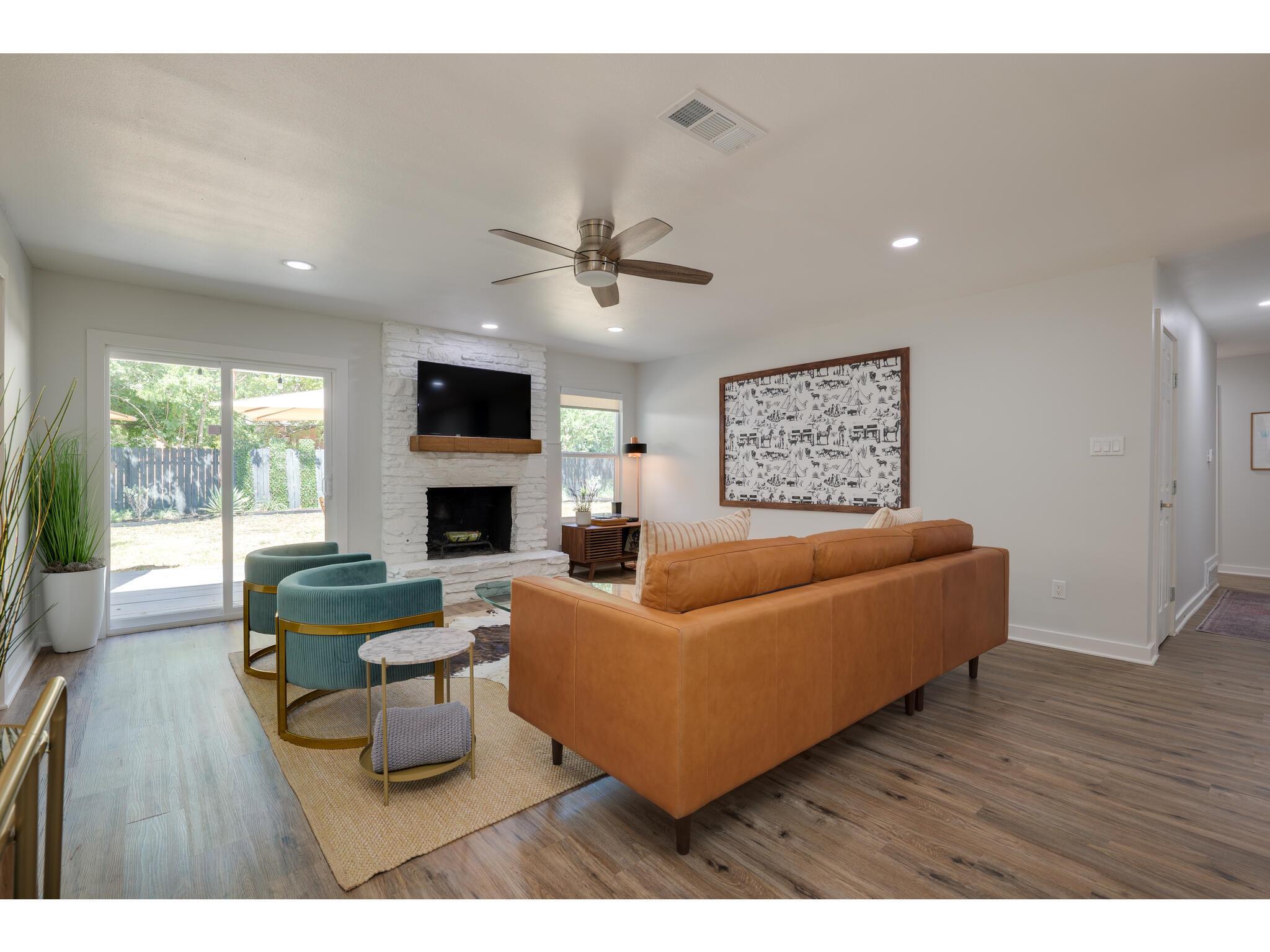 2202 Donna Dr, Taylor, TX 76574