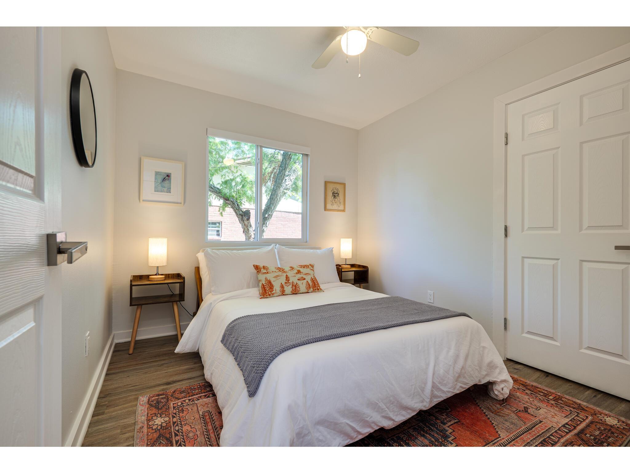 2202 Donna Dr, Taylor, TX 76574