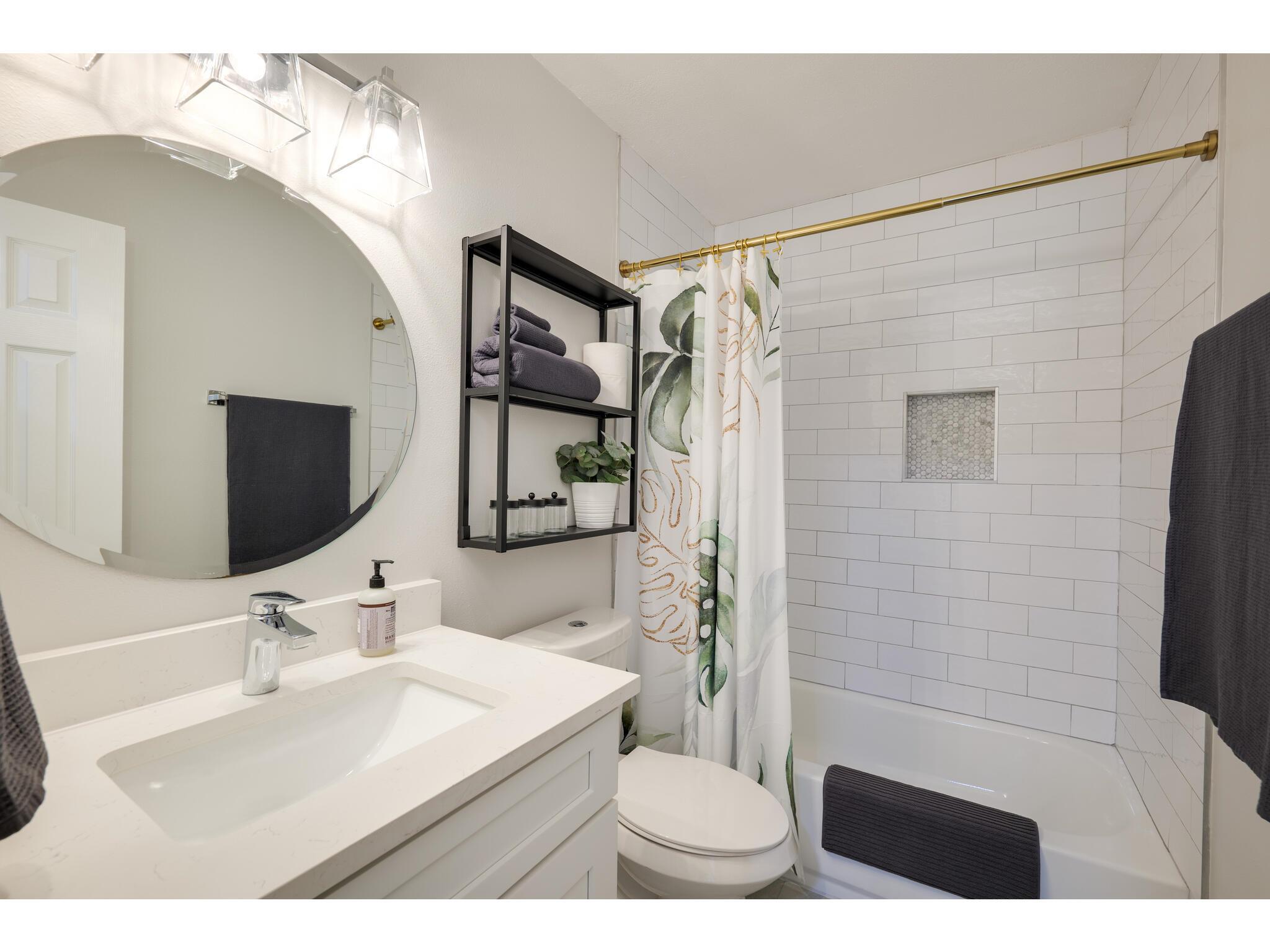 2202 Donna Dr, Taylor, TX 76574