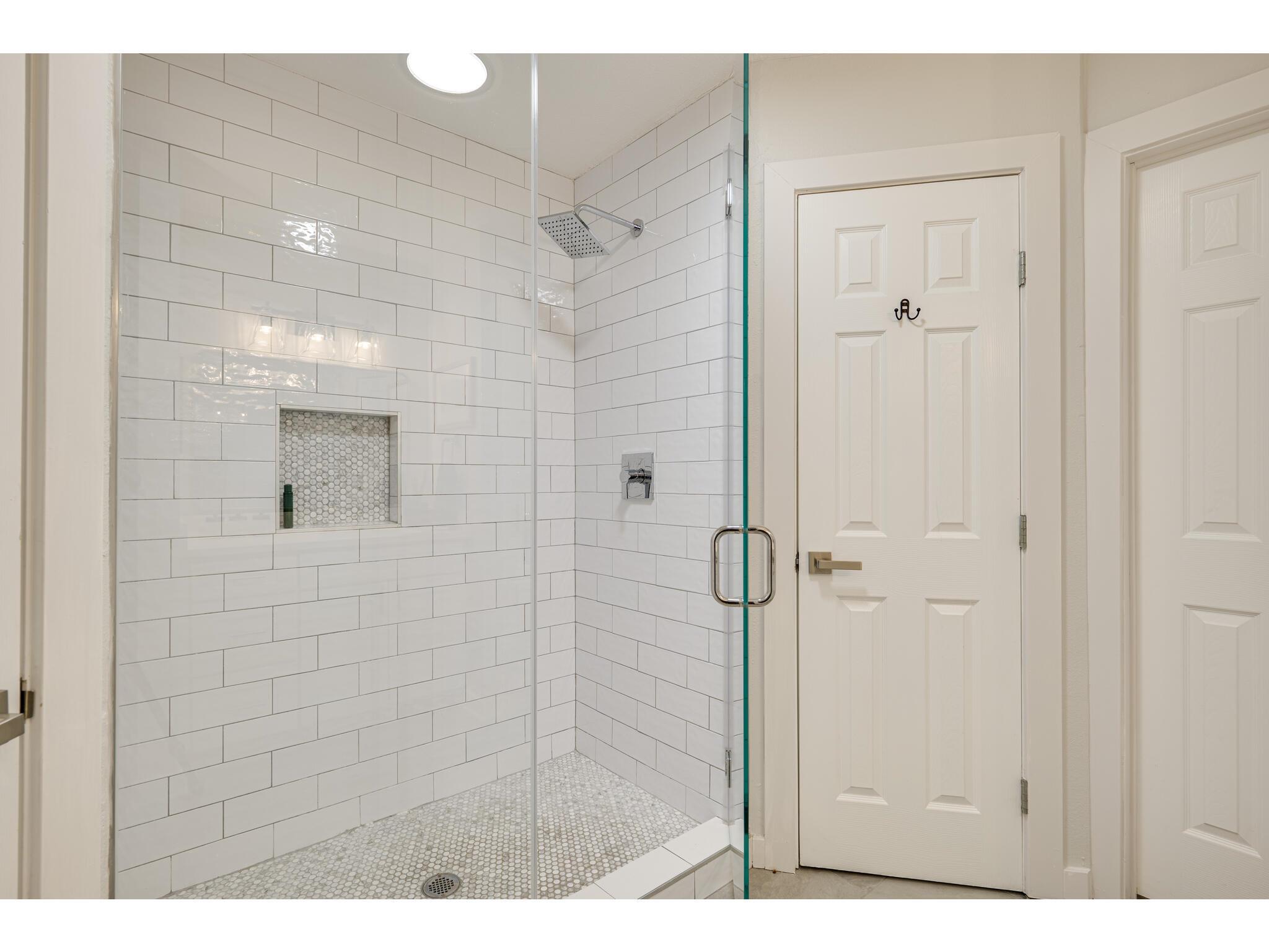 2202 Donna Dr, Taylor, TX 76574