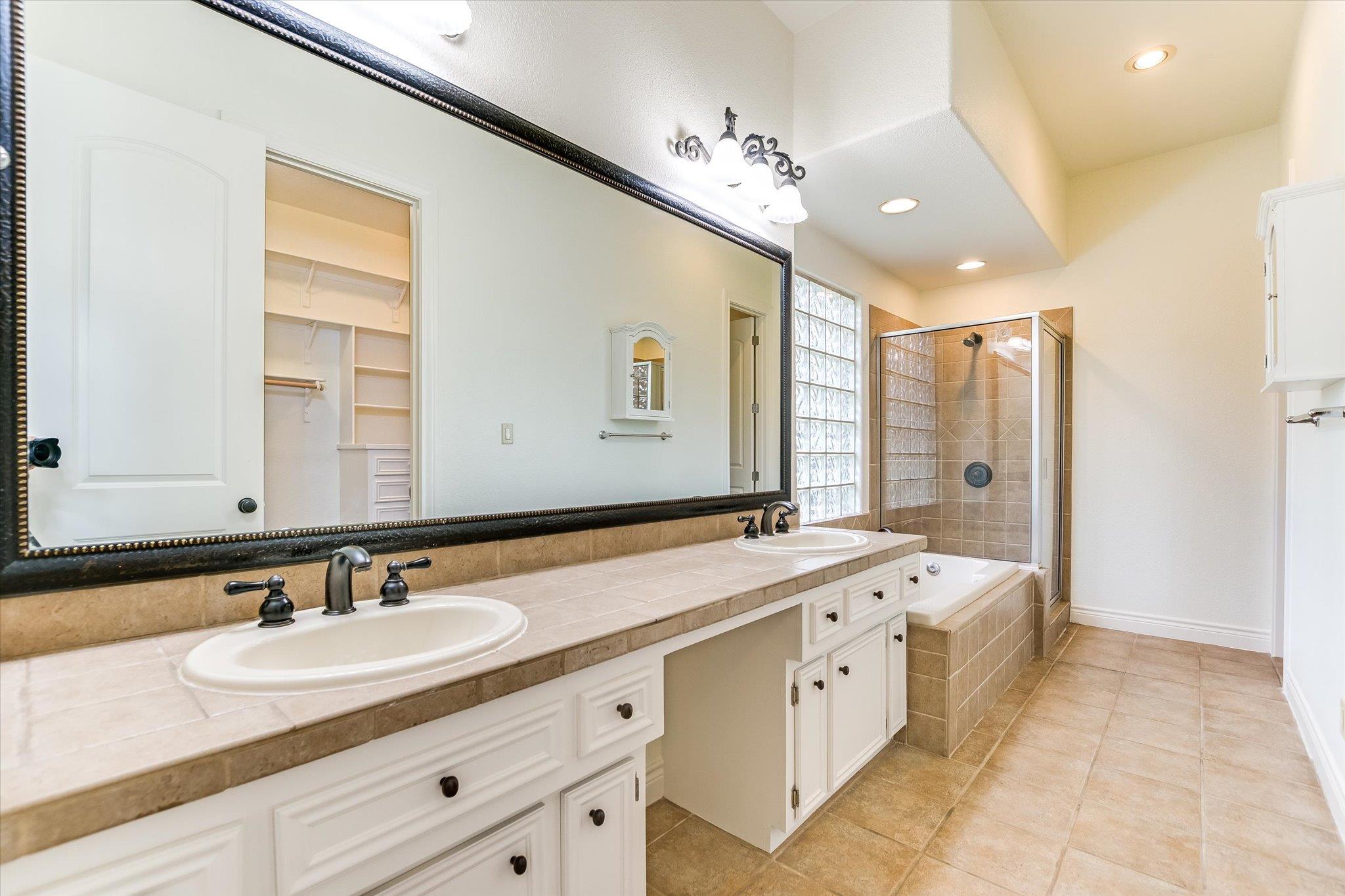 1308 Hi Circle N, Horseshoe Bay, TX 78657