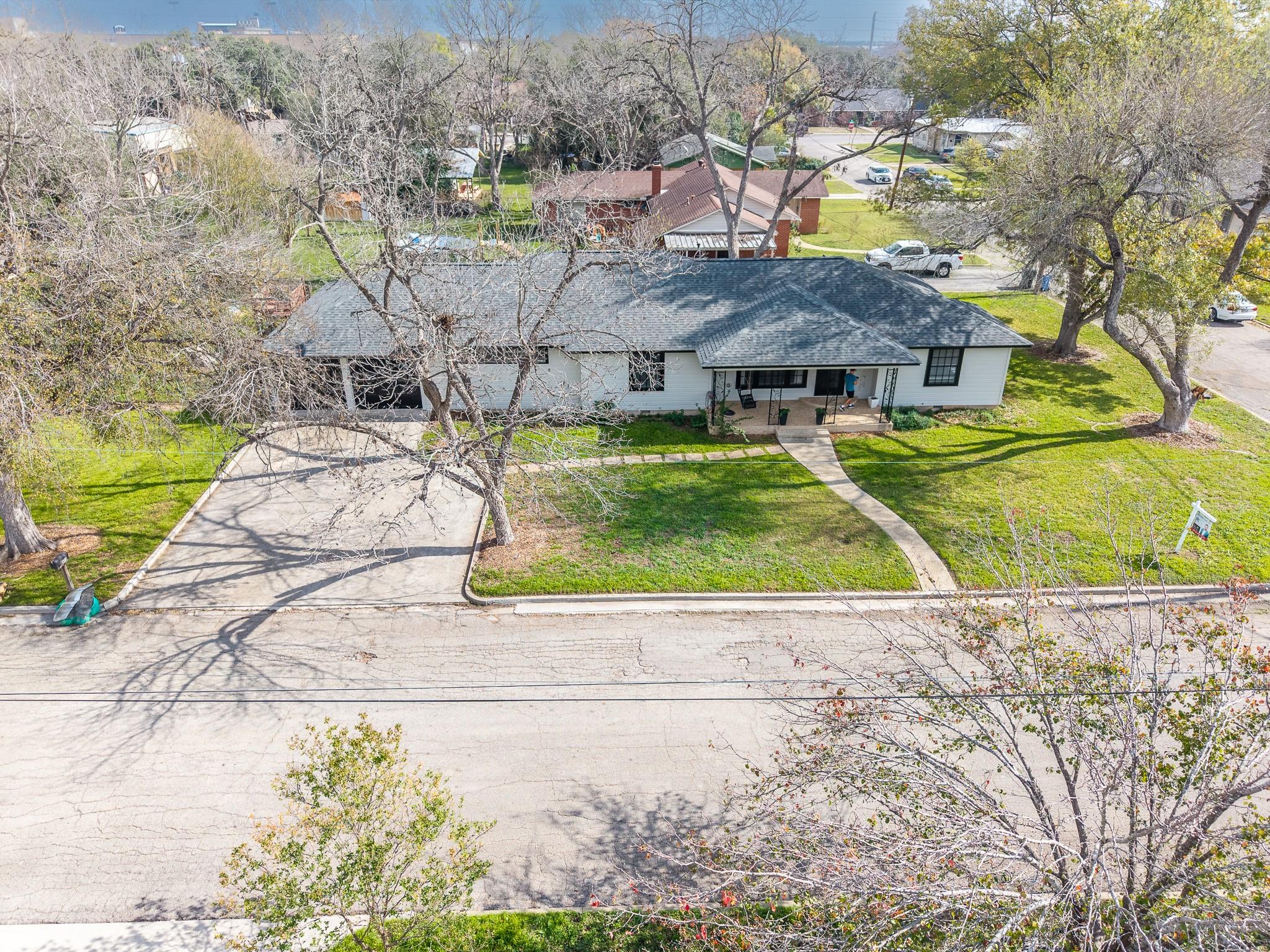 803 Peach St, Seguin, TX 78155