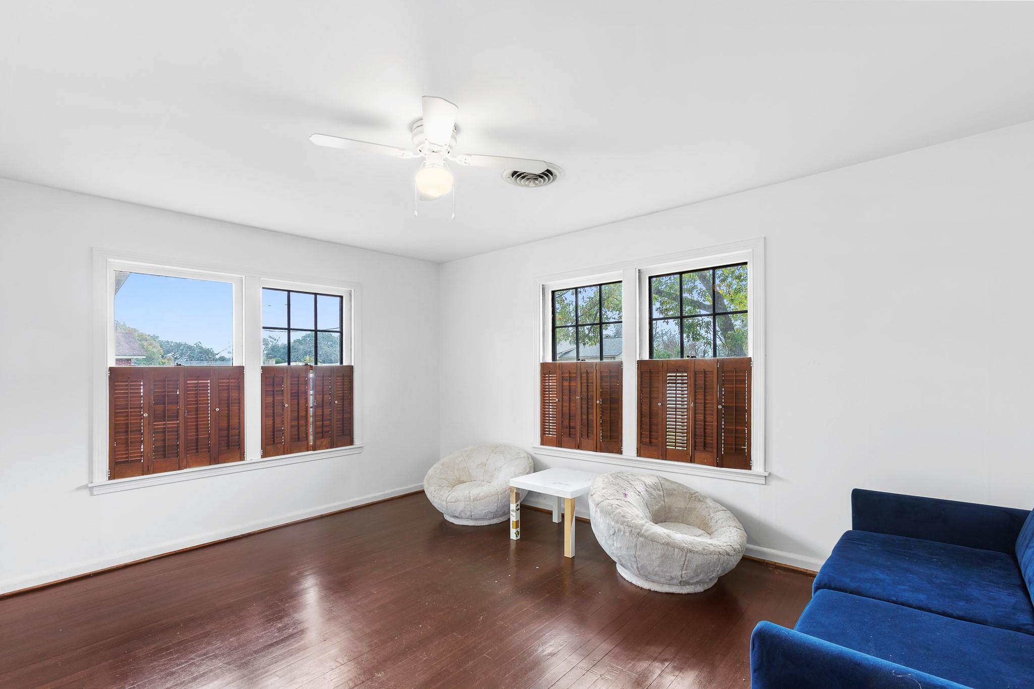 803 Peach St, Seguin, TX 78155