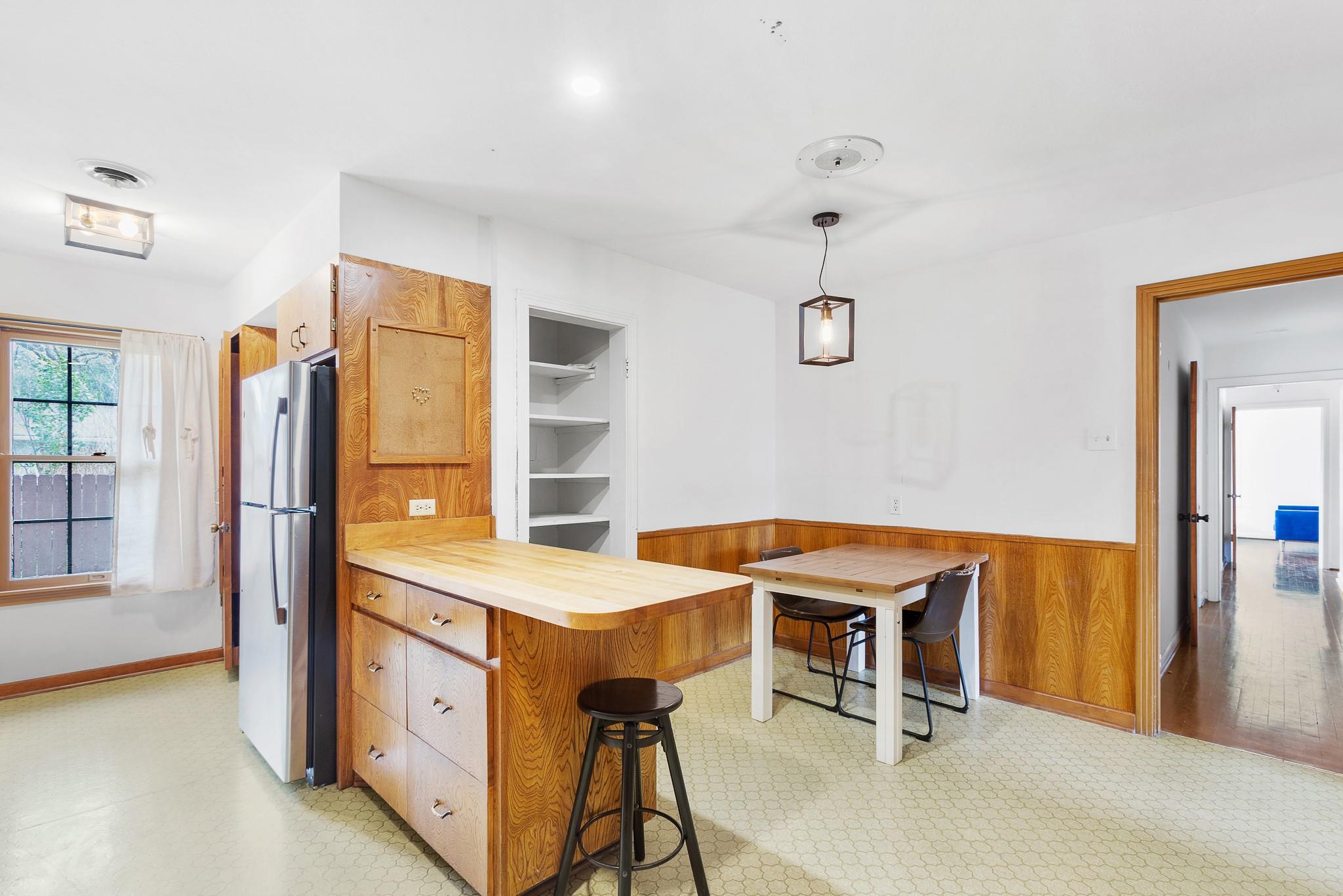 803 Peach St, Seguin, TX 78155