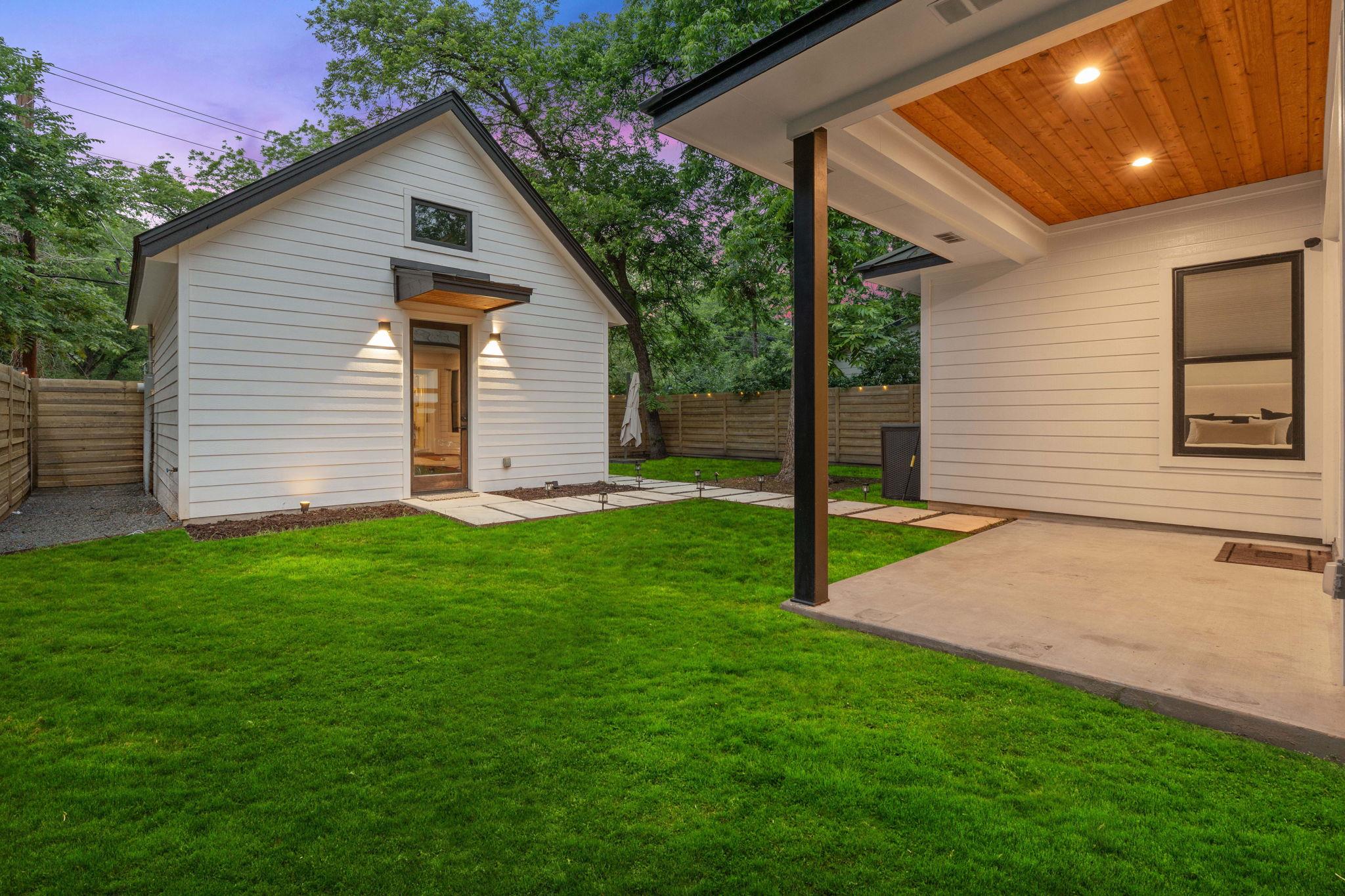 2004 Riverview St, Austin, TX 78702