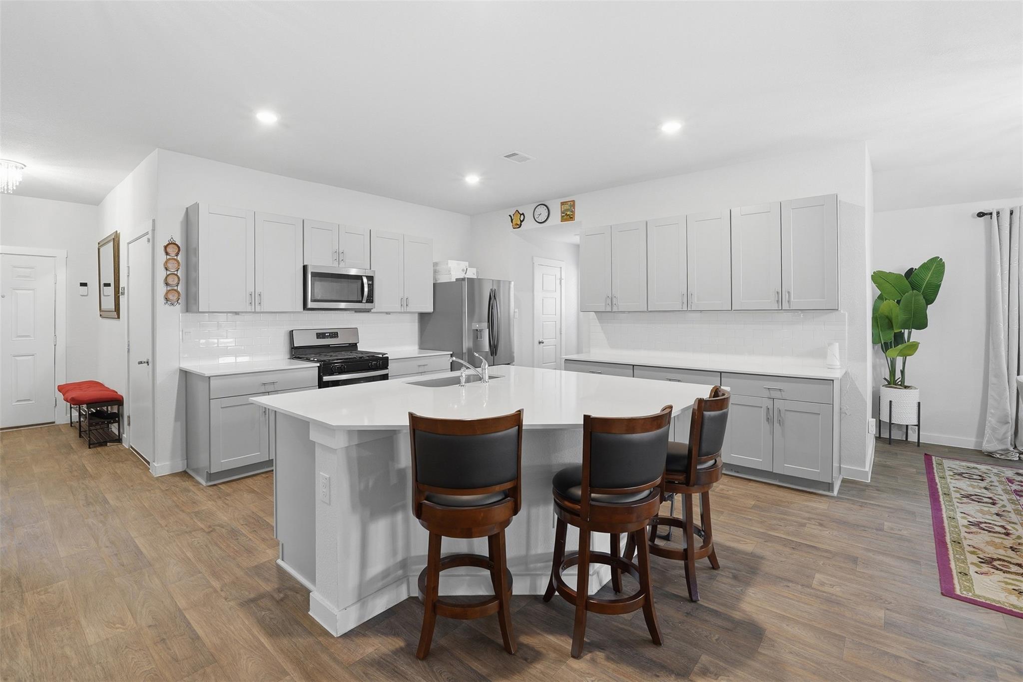 318 Merriman Rd, San Marcos, TX 78666