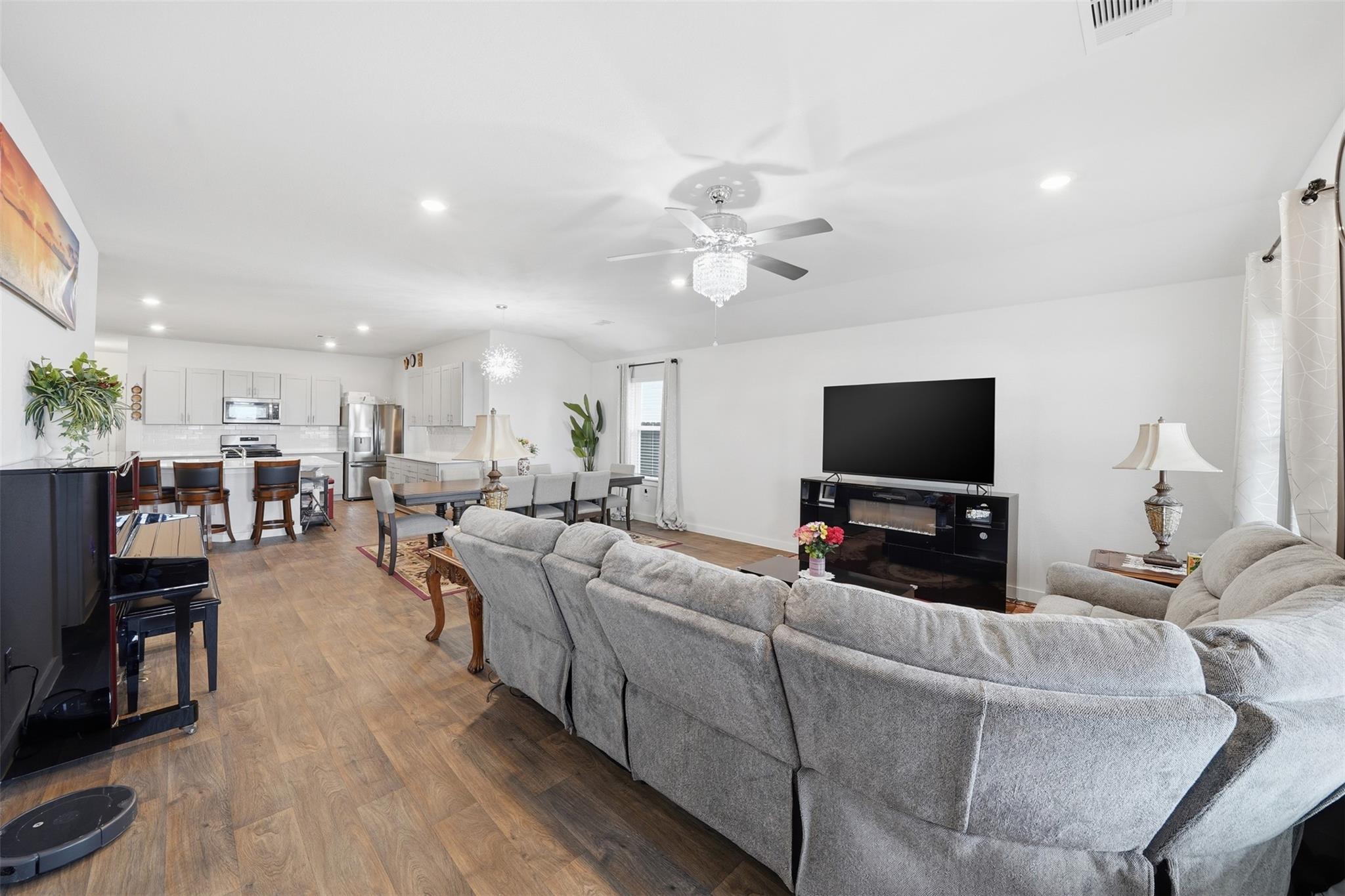 318 Merriman Rd, San Marcos, TX 78666
