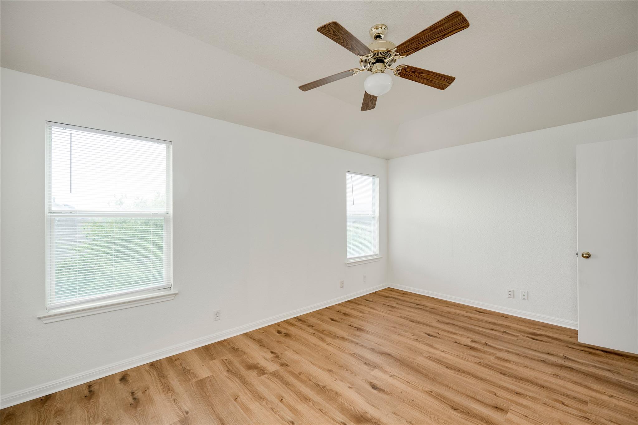 348 Spillway Dr, Kyle, TX 78640