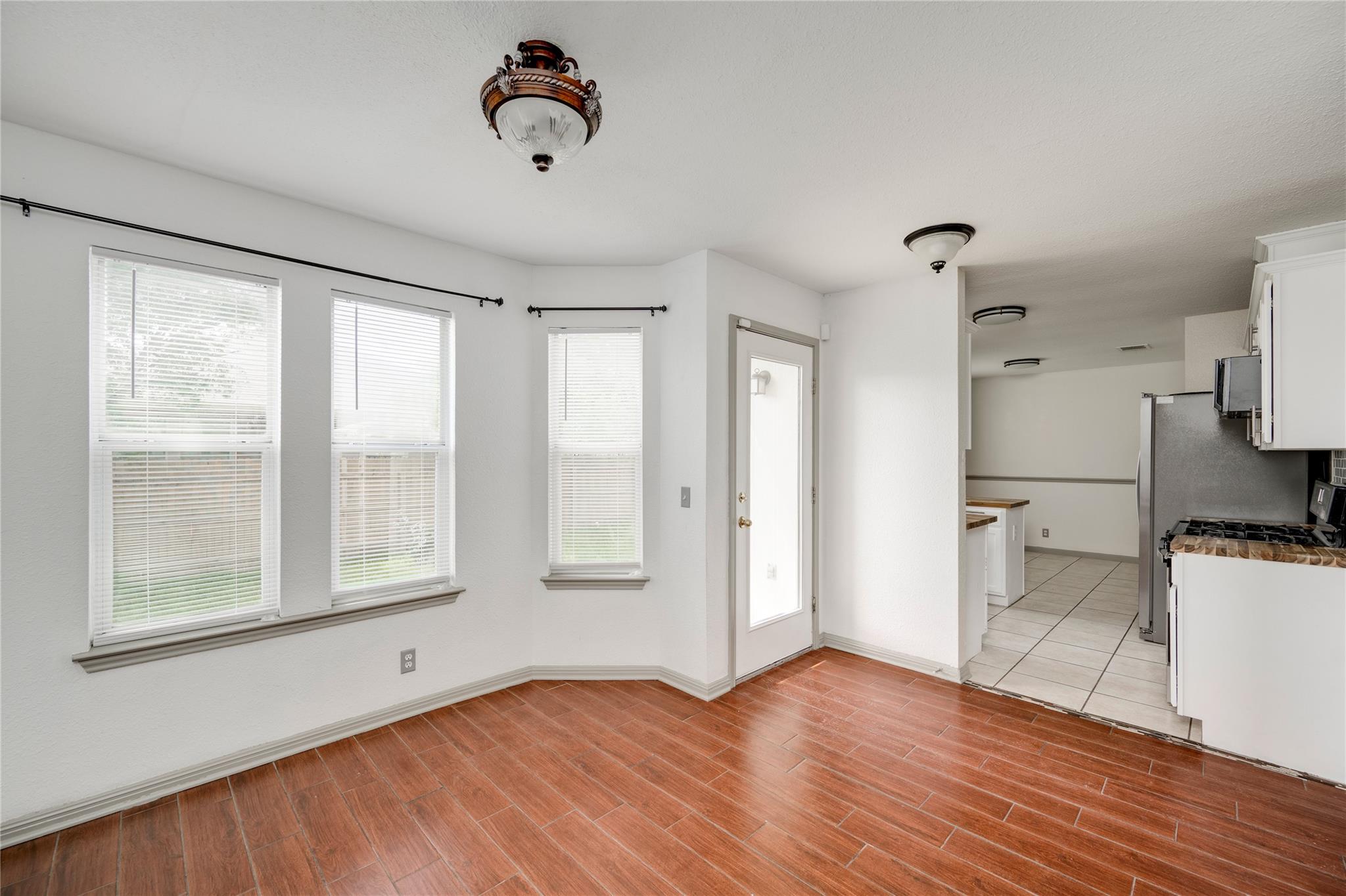 348 Spillway Dr, Kyle, TX 78640