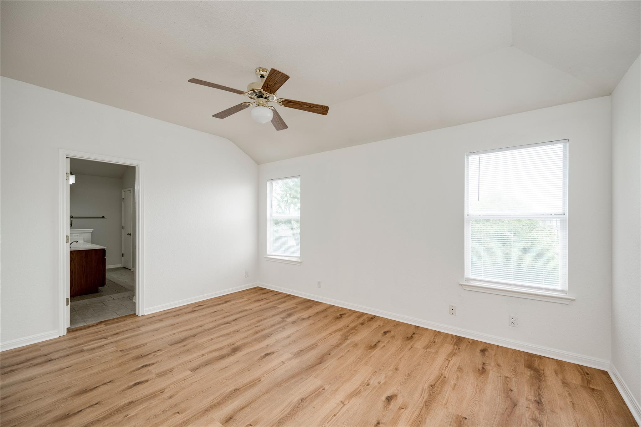 348 Spillway Dr, Kyle, TX 78640