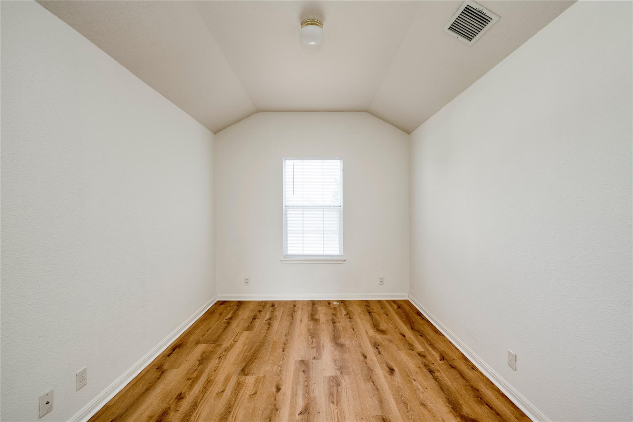 348 Spillway Dr, Kyle, TX 78640