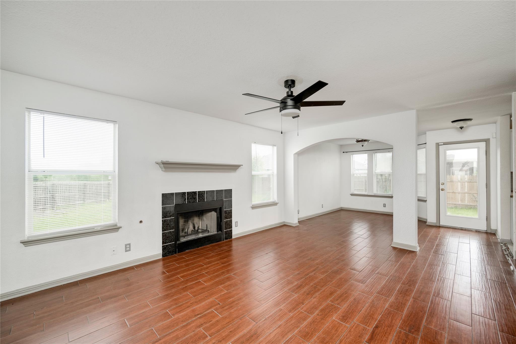 348 Spillway Dr, Kyle, TX 78640