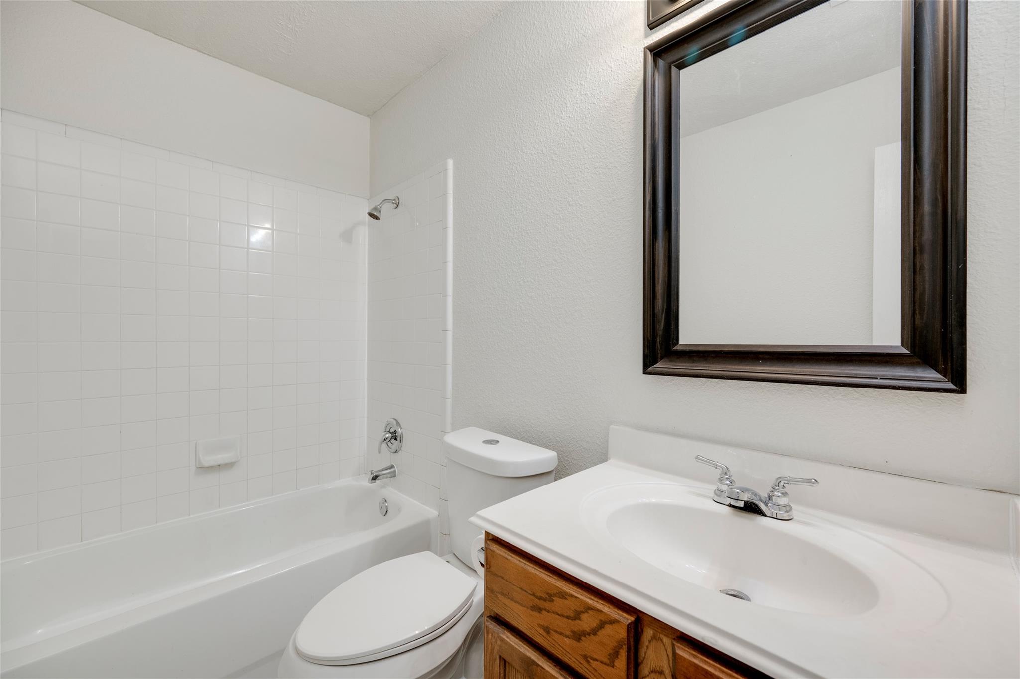 348 Spillway Dr, Kyle, TX 78640