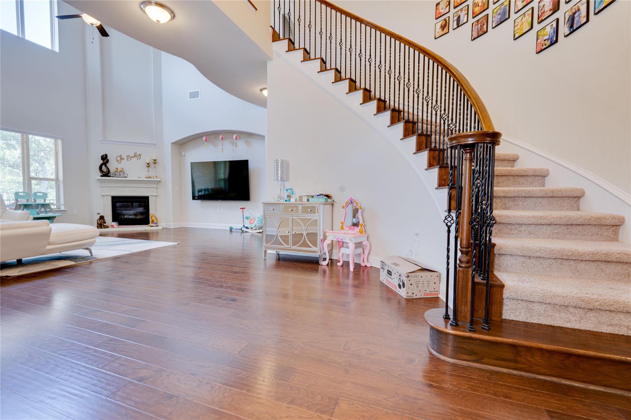9301 Ivalenes Hope Dr, Austin, TX 78717