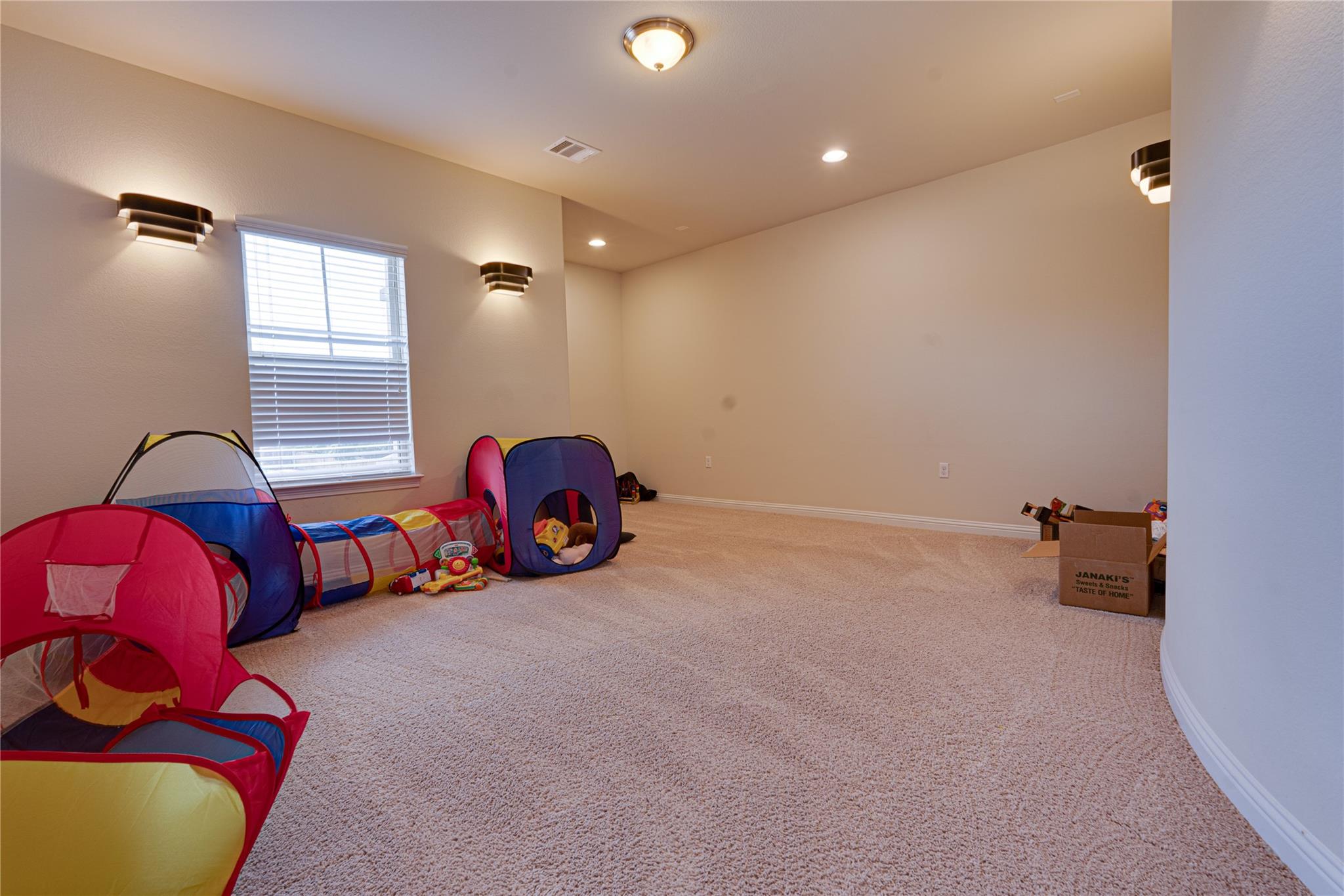 9301 Ivalenes Hope Dr, Austin, TX 78717