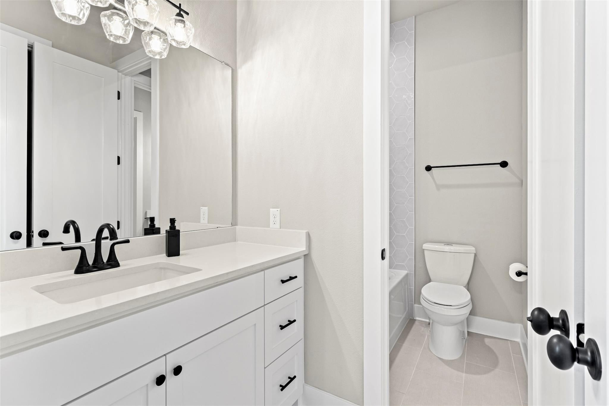 1687 Noble Trl, Canyon Lake, TX 78133