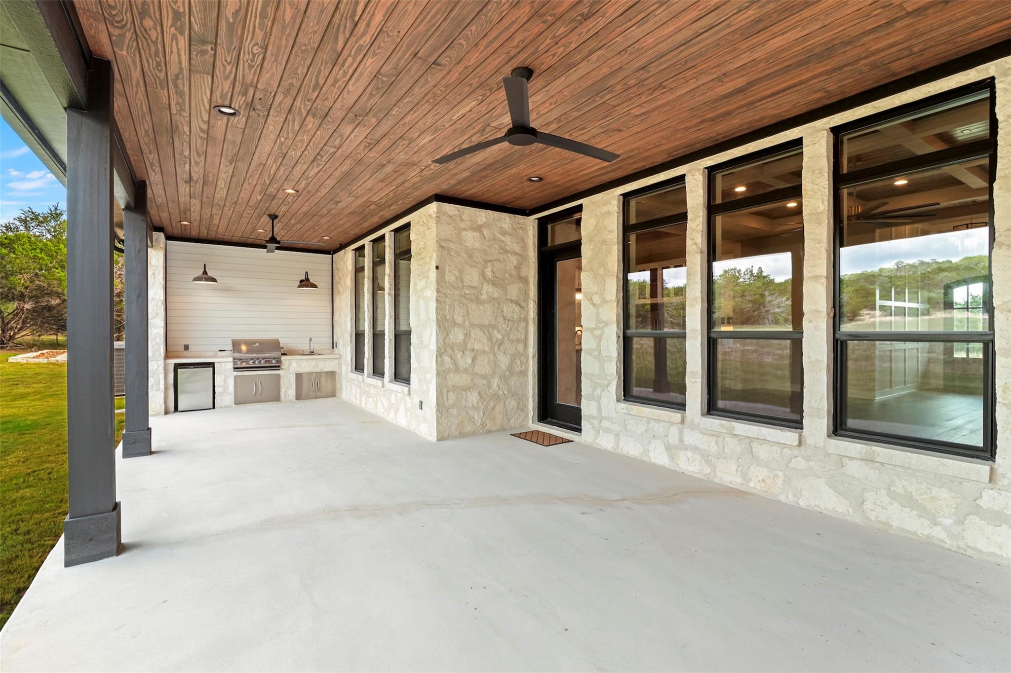 1687 Noble Trl, Canyon Lake, TX 78133