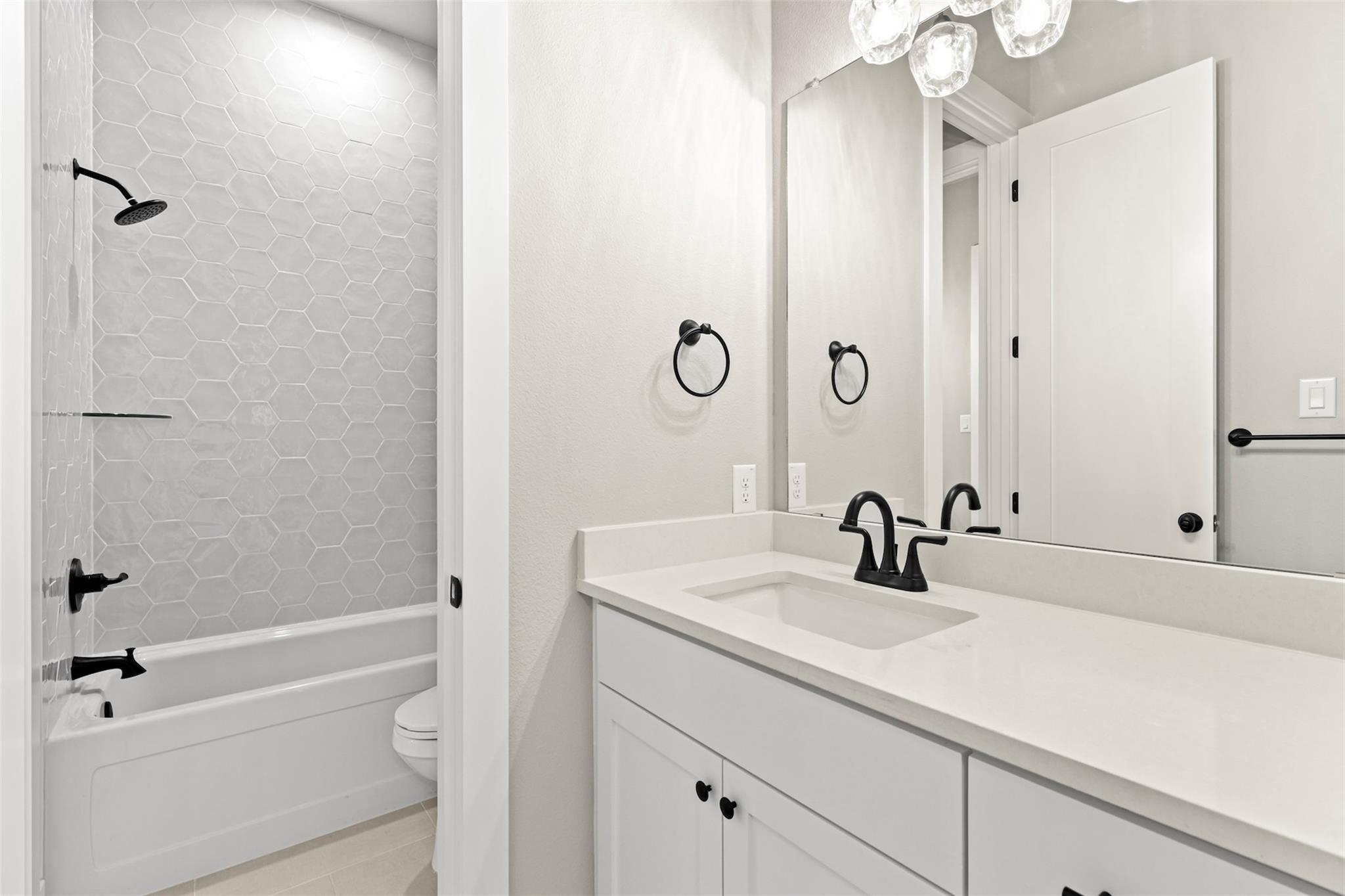 1687 Noble Trl, Canyon Lake, TX 78133