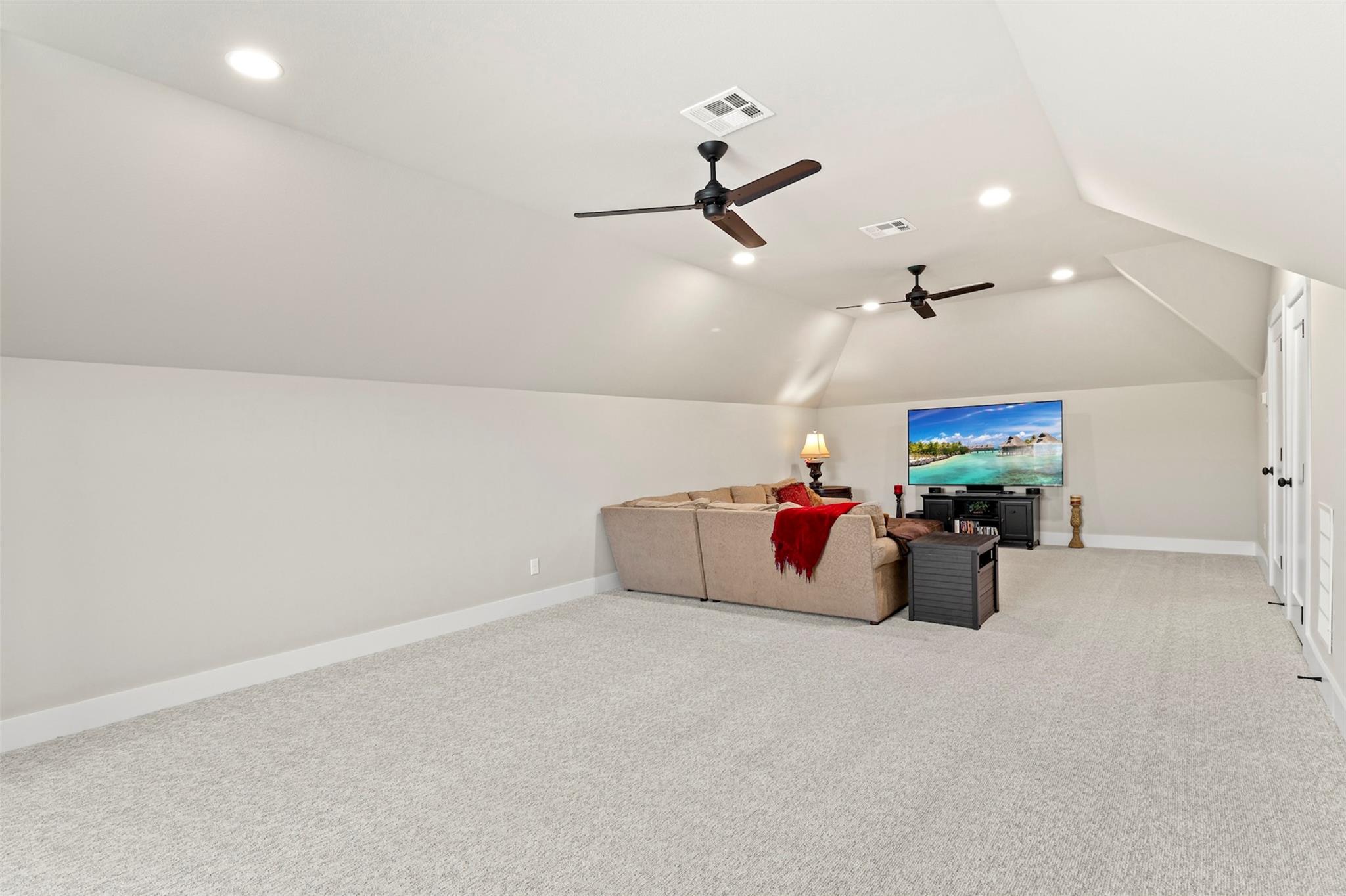 1687 Noble Trl, Canyon Lake, TX 78133