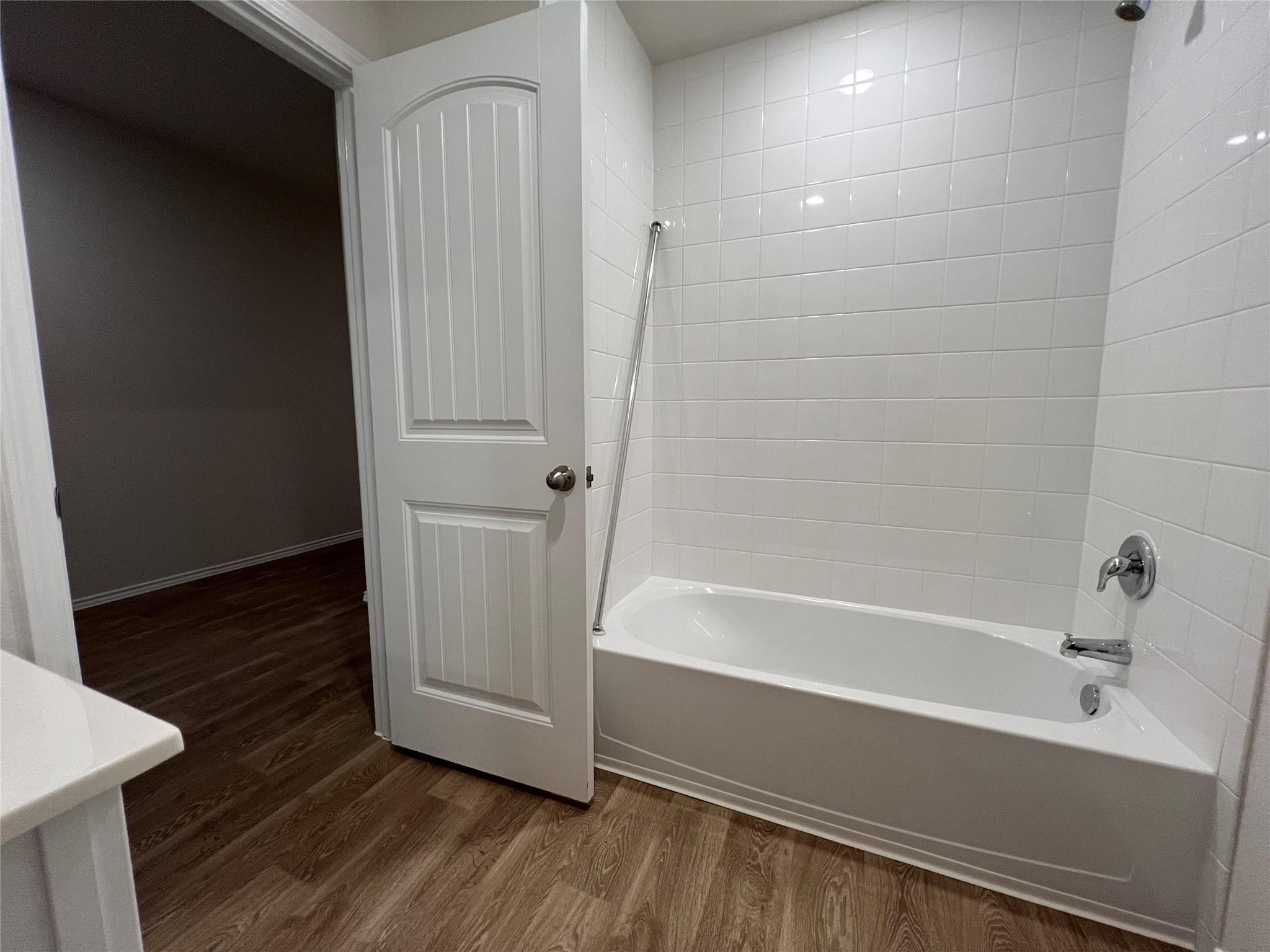 221 Wirecrested Dr, Lockhart, TX 78644