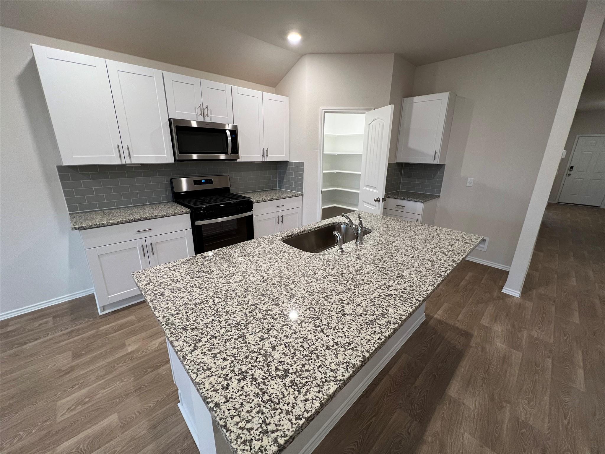 221 Wirecrested Dr, Lockhart, TX 78644