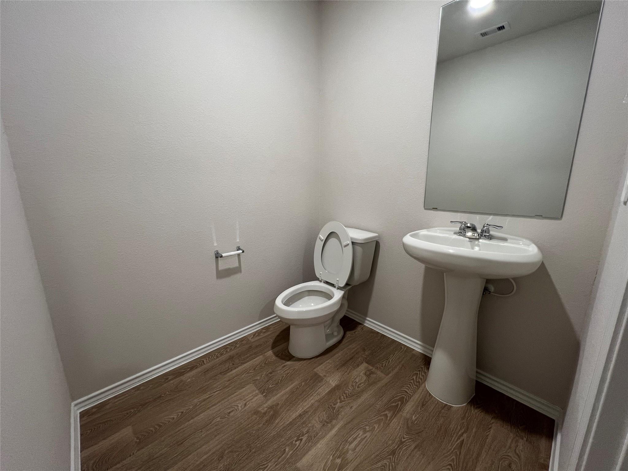 221 Wirecrested Dr, Lockhart, TX 78644