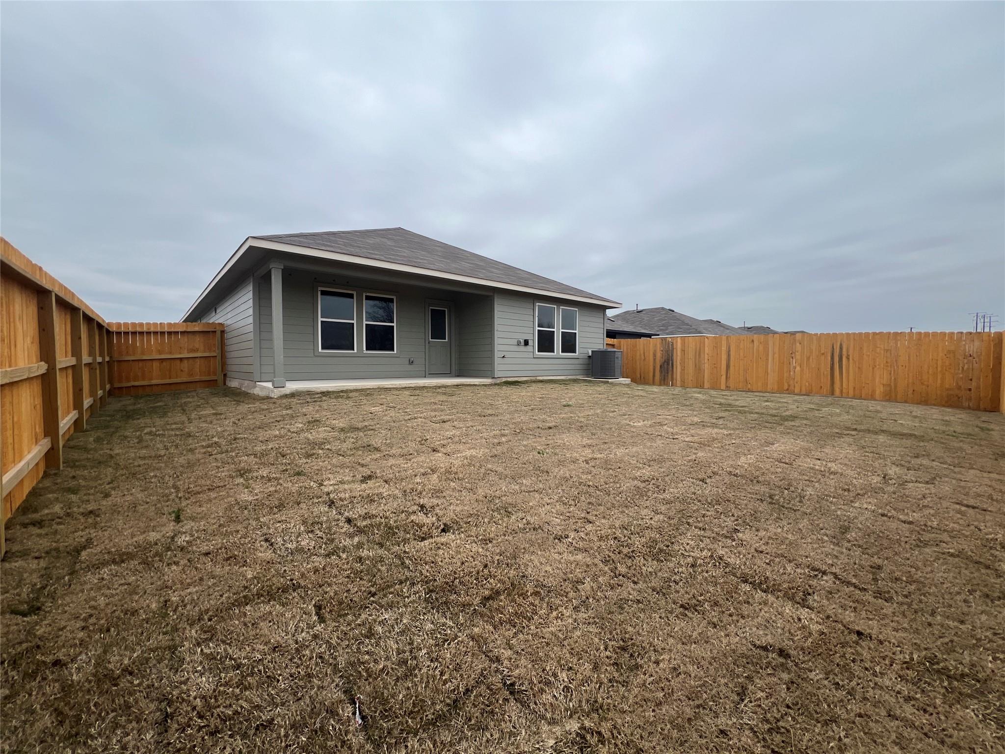 221 Wirecrested Dr, Lockhart, TX 78644
