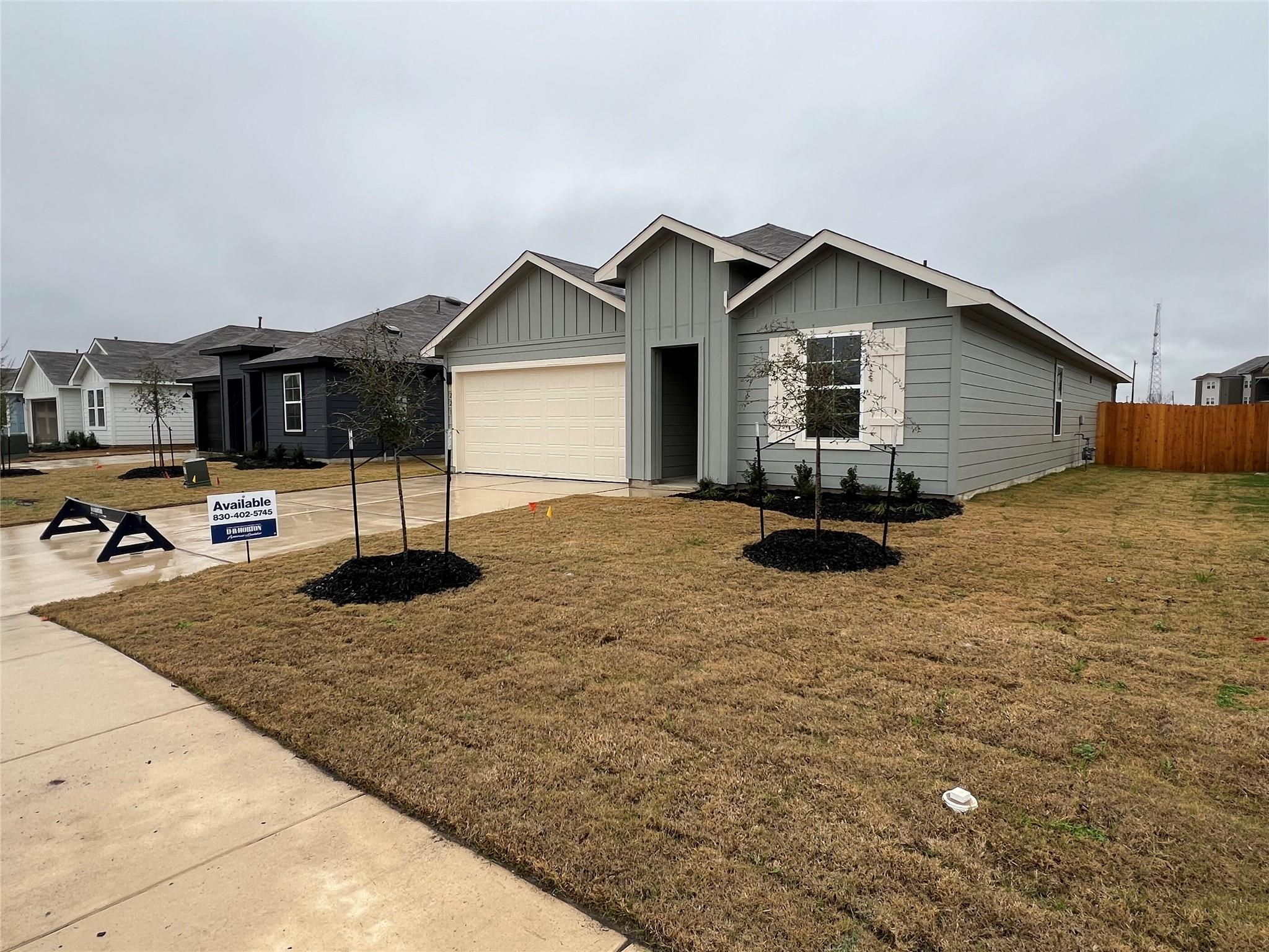 221 Wirecrested Dr, Lockhart, TX 78644