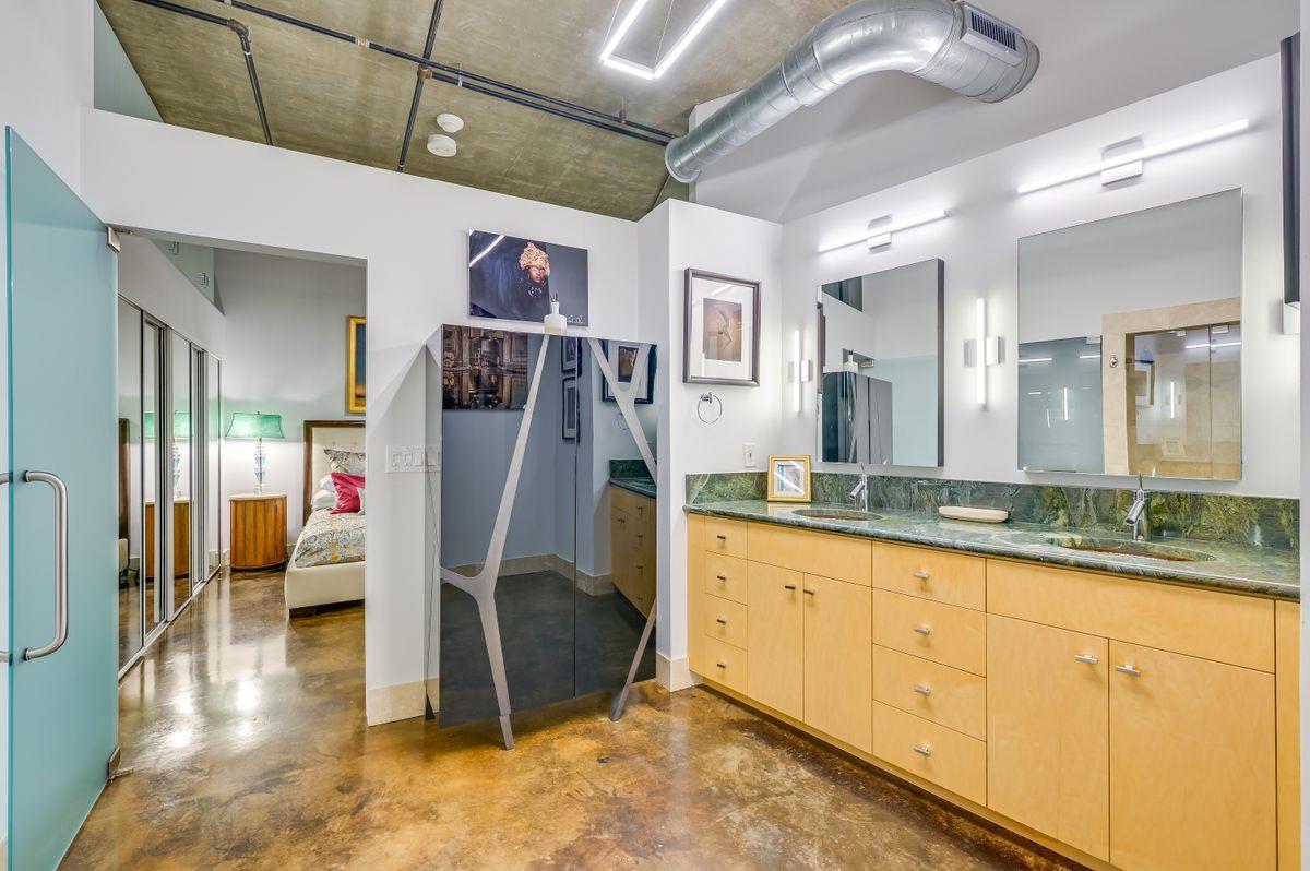 311 W 5th St # 1002, Austin, TX 78701