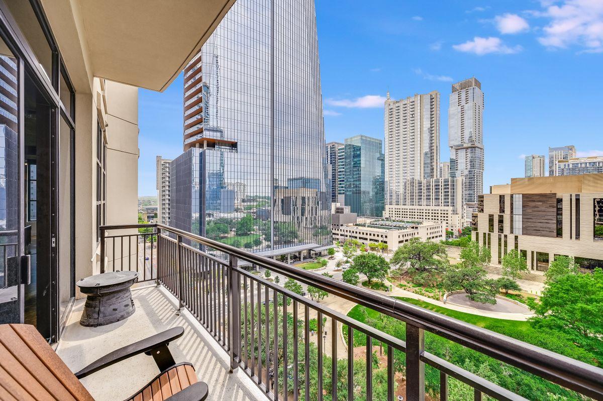 311 W 5th St # 1002, Austin, TX 78701