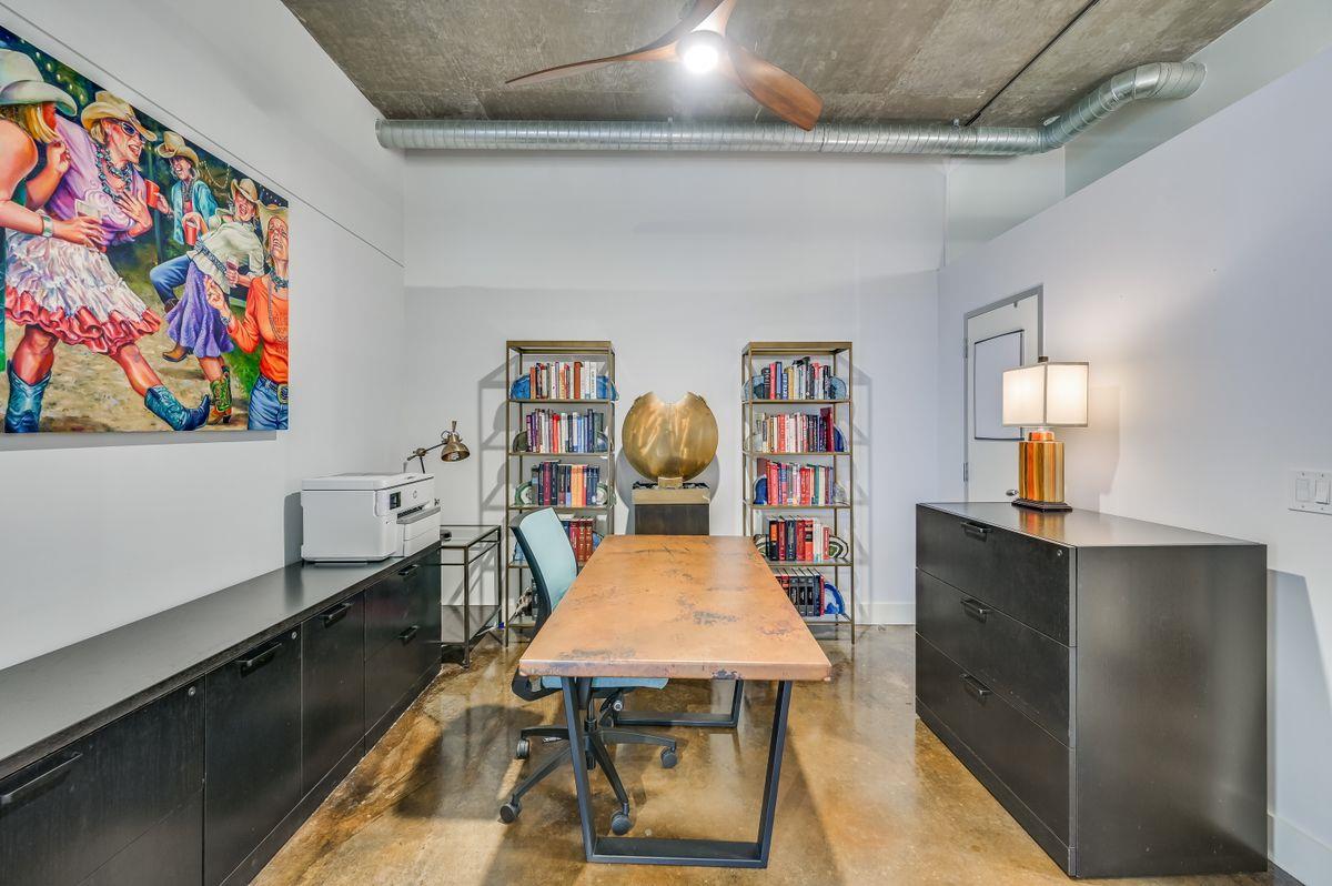 311 W 5th St # 1002, Austin, TX 78701