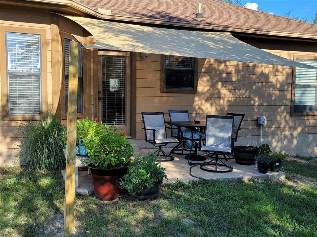 10052 Janet Loop, Dripping Springs, TX 78620