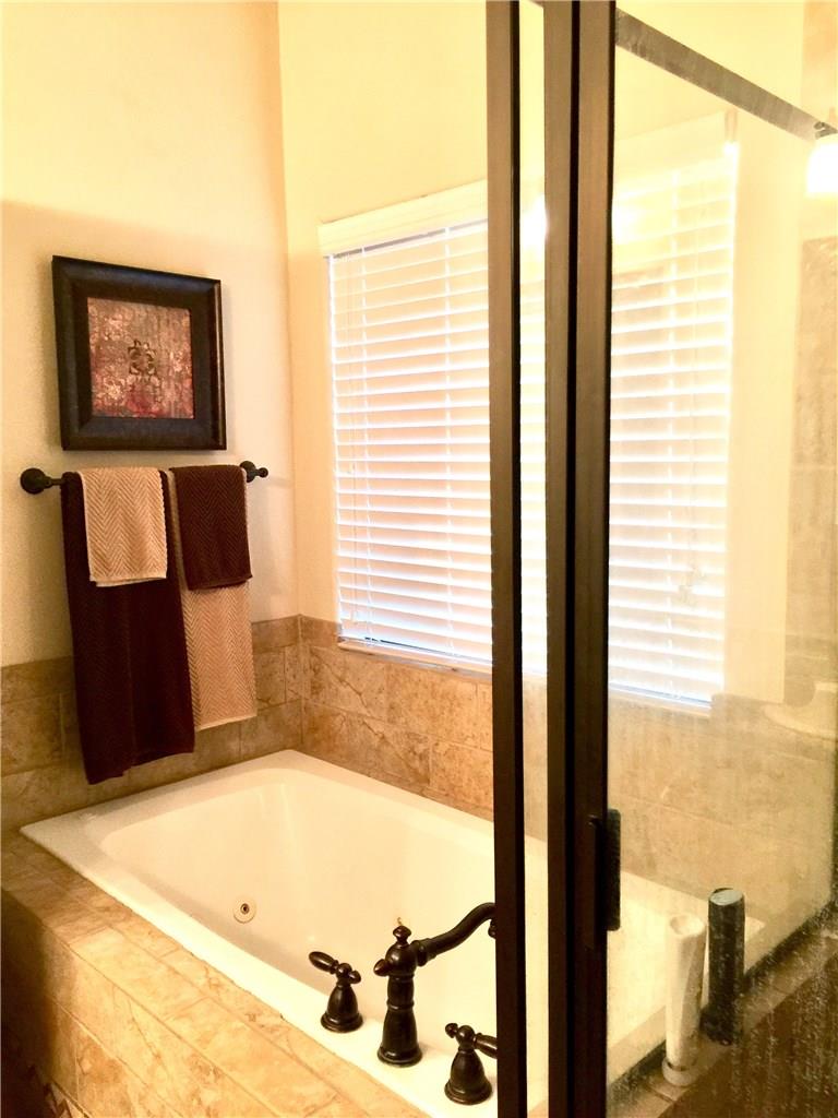 10052 Janet Loop, Dripping Springs, TX 78620