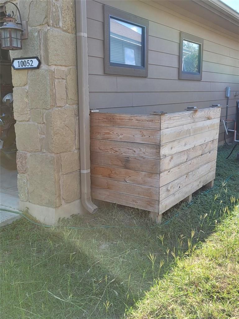 10052 Janet Loop, Dripping Springs, TX 78620