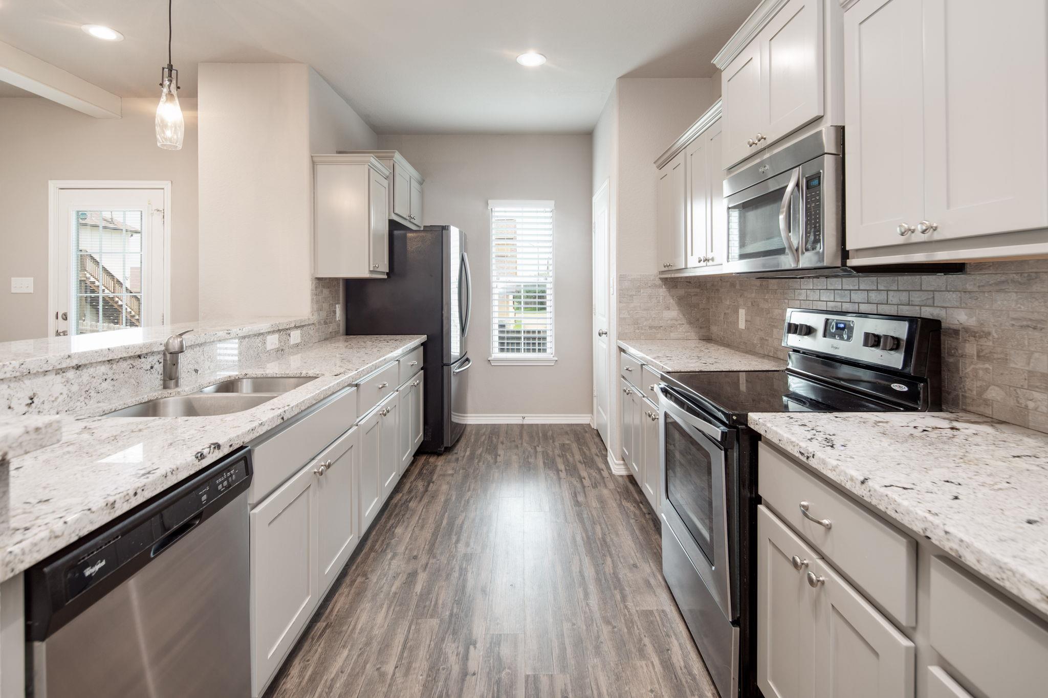 3433 Summerway Dr, College Station, TX 77845