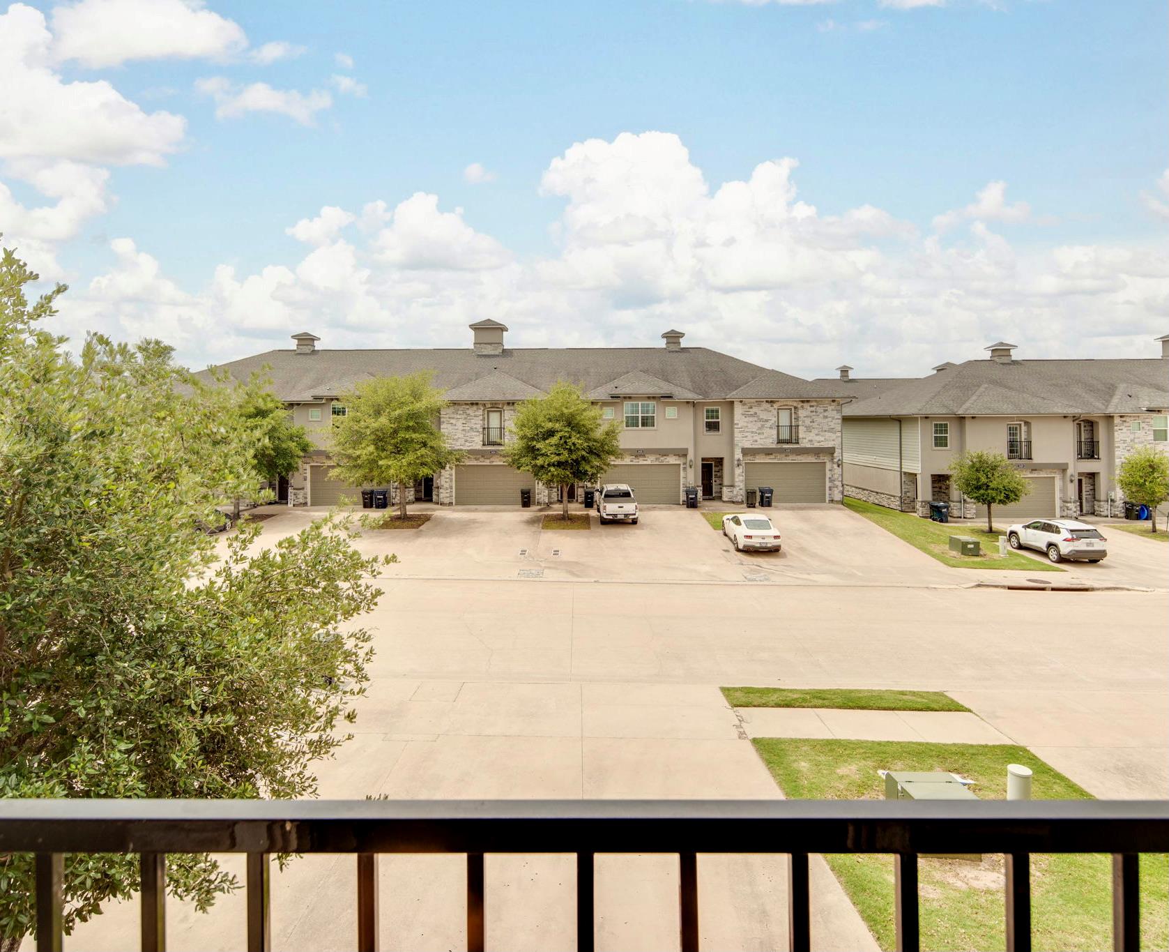 3433 Summerway Dr, College Station, TX 77845